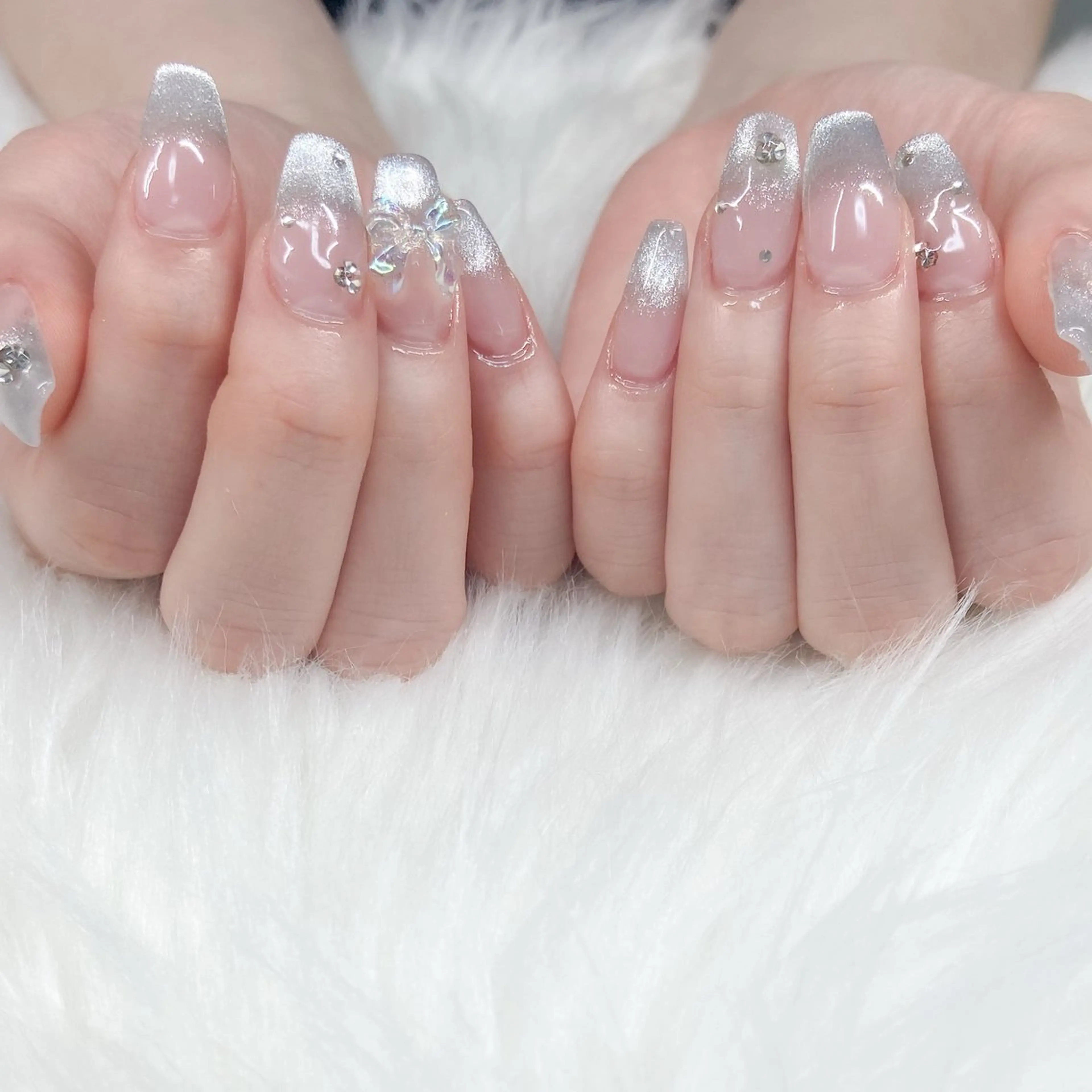 ネイル キラキラネイル マグネットネイル リボン シンプルネイル ワンホンネイル ハンドネイル べルミエール sakiのネイルデザイン