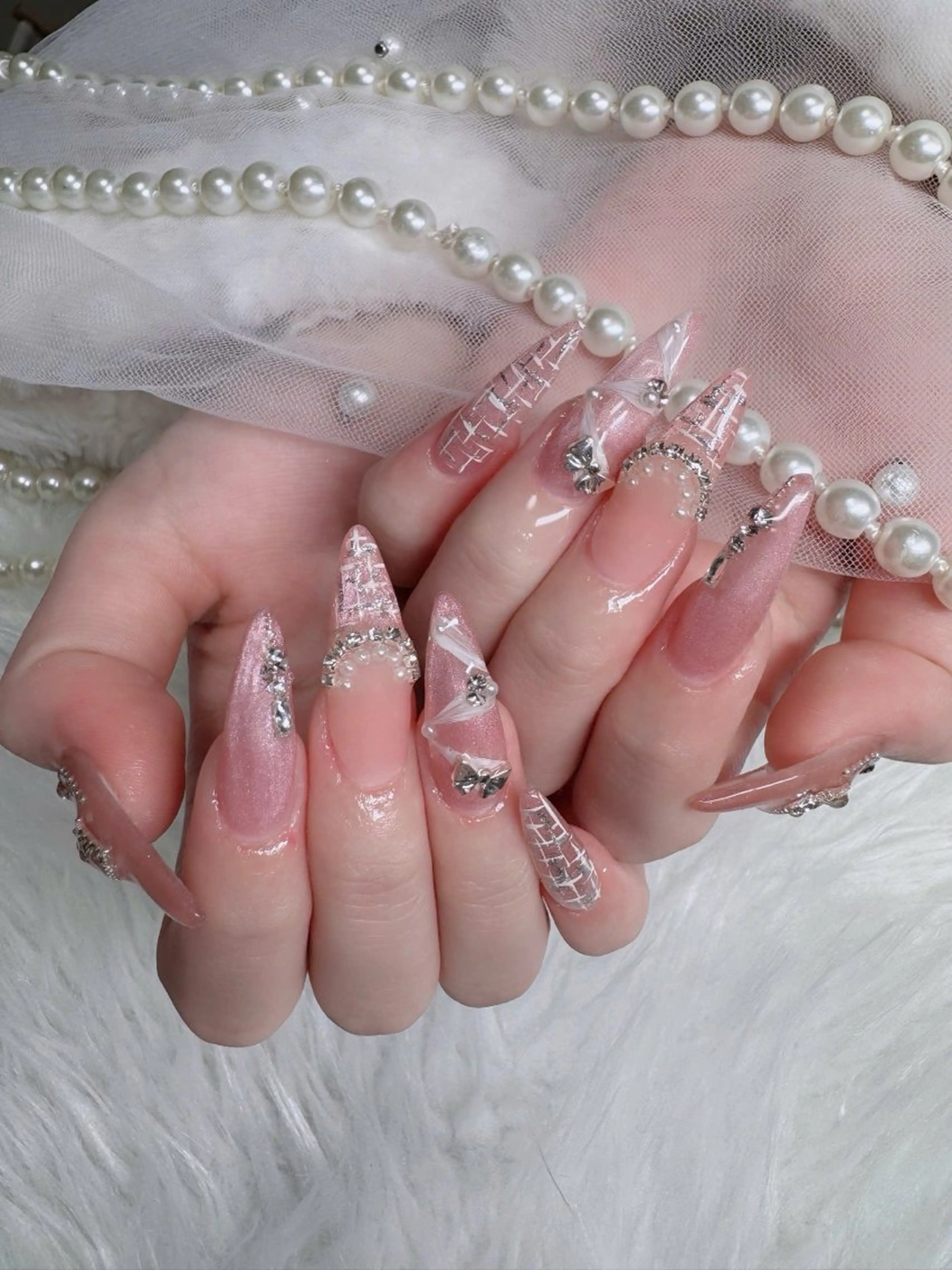 ネイル フレンチネイル ジェルネイル ガラスフレンチ ハロウィン ハート ハンドネイル H.baby Nail Salonのネイルデザイン