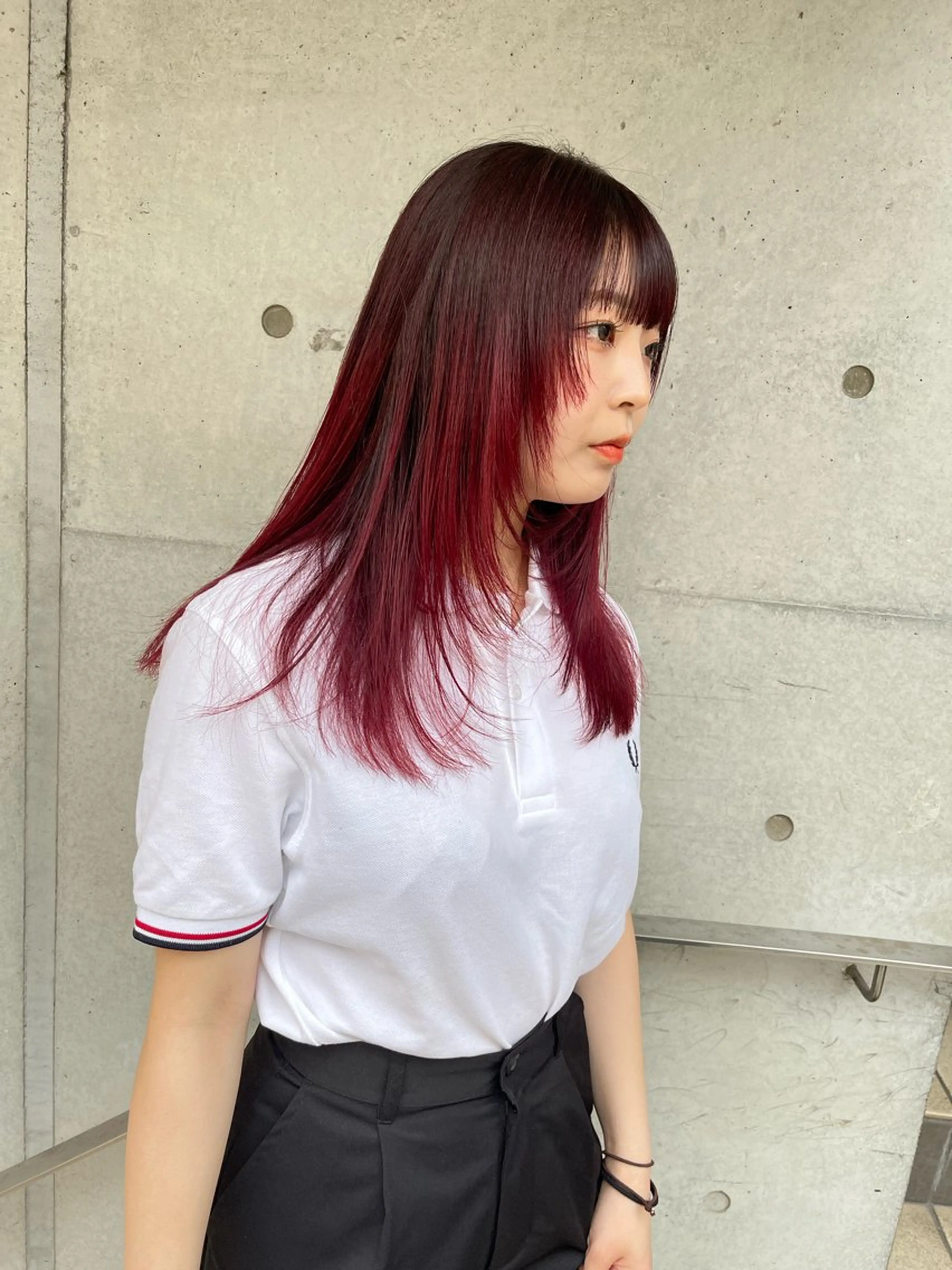 ミディアム レイヤーカット 顔まわりレイヤー デザインカットのヘアスタイル