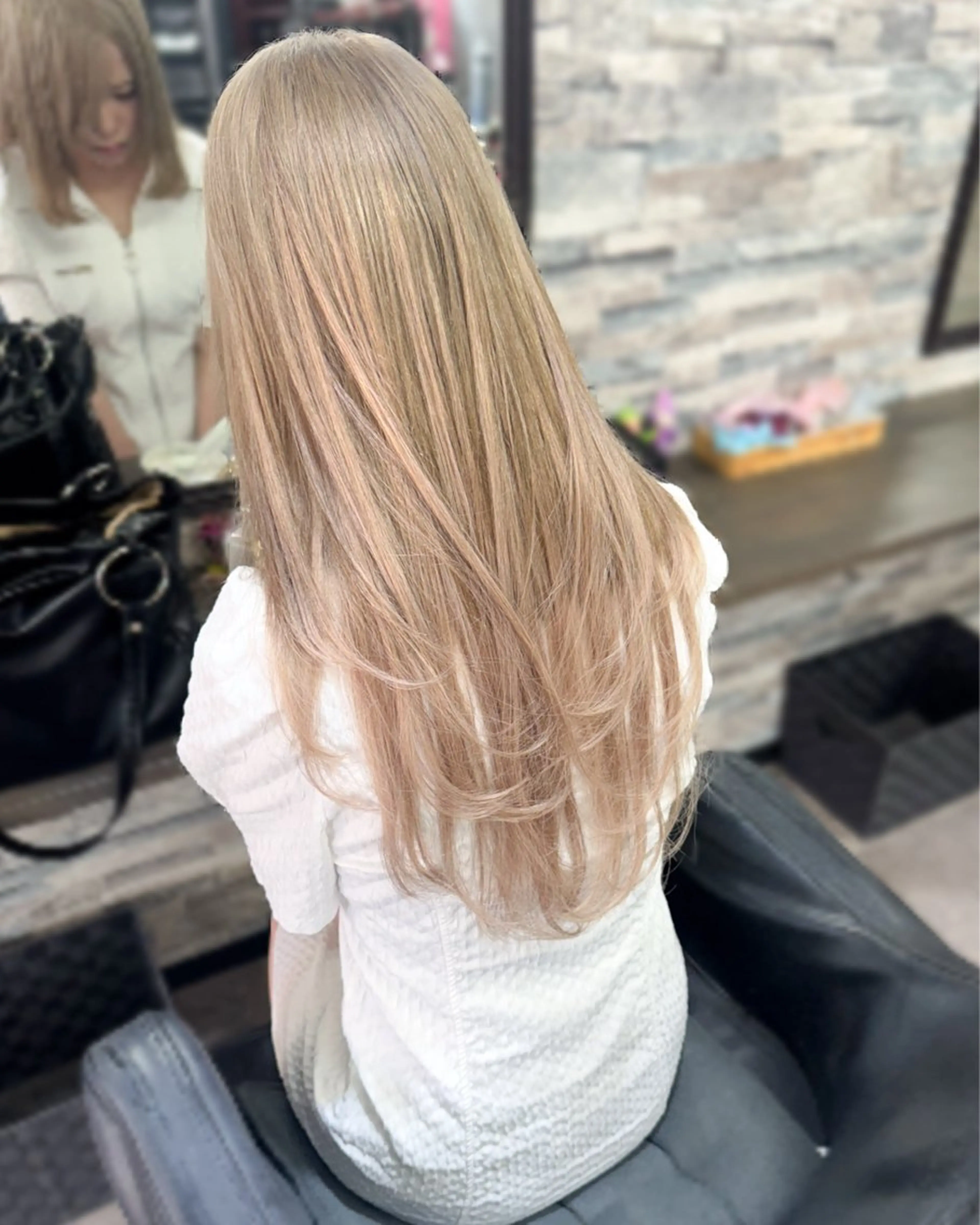 ロング カット ヘアカラー トリートメント エクステ ハイトーンエクステ 🎩カズキ🎩のヘアスタイル