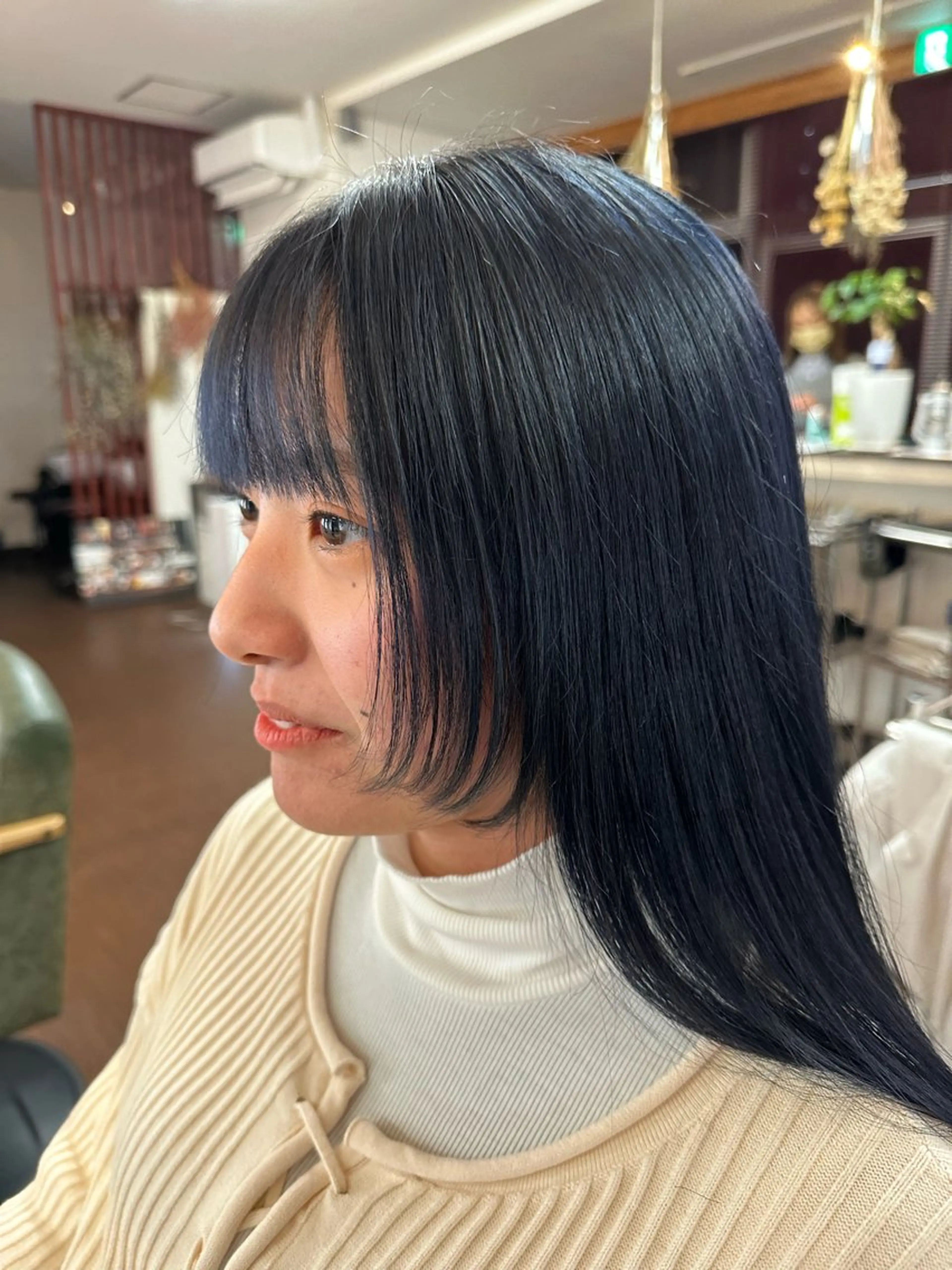ロング カラー 黒髪 ブルーカラー ブルーブラック 顔周りカット レイヤーカット カット ヘアカラー 大人女性の艶カット カラー/菊池柊真🌟のヘアスタイル