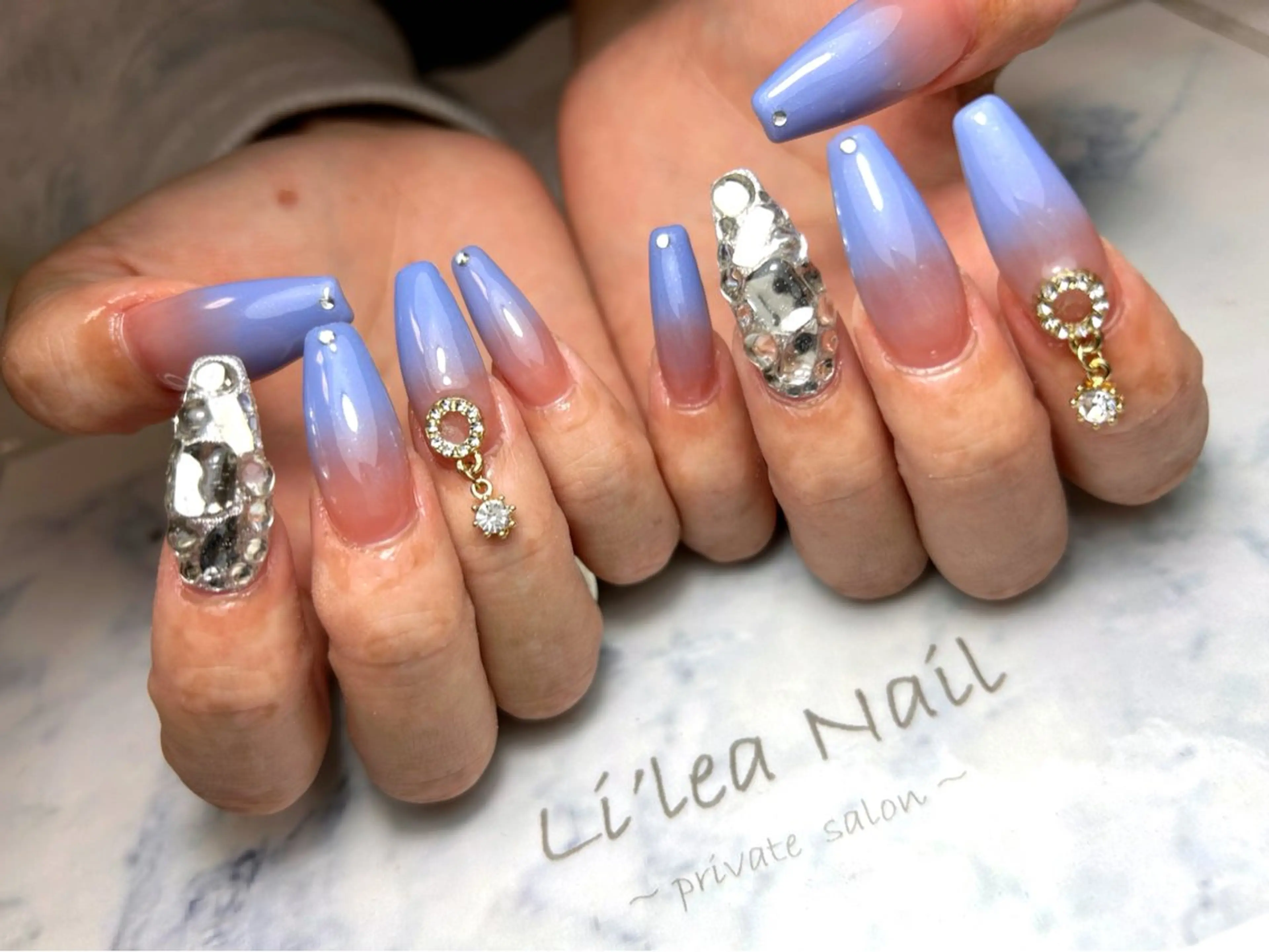 ネイル Li'leaNail AINAのネイルデザイン