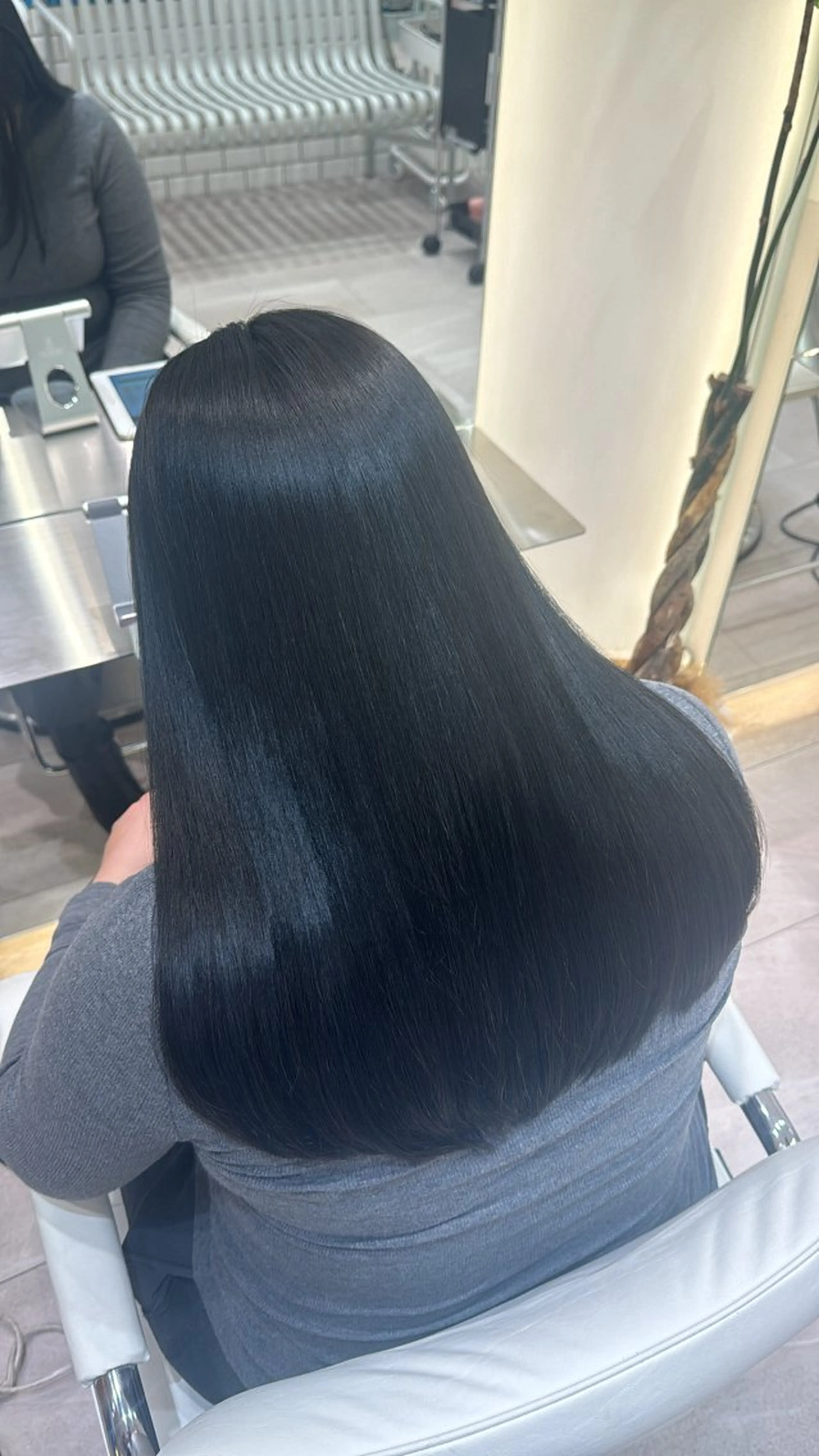 ロング カラー 今っぽレイヤーカット グレージュ/リョウヤのヘアスタイル