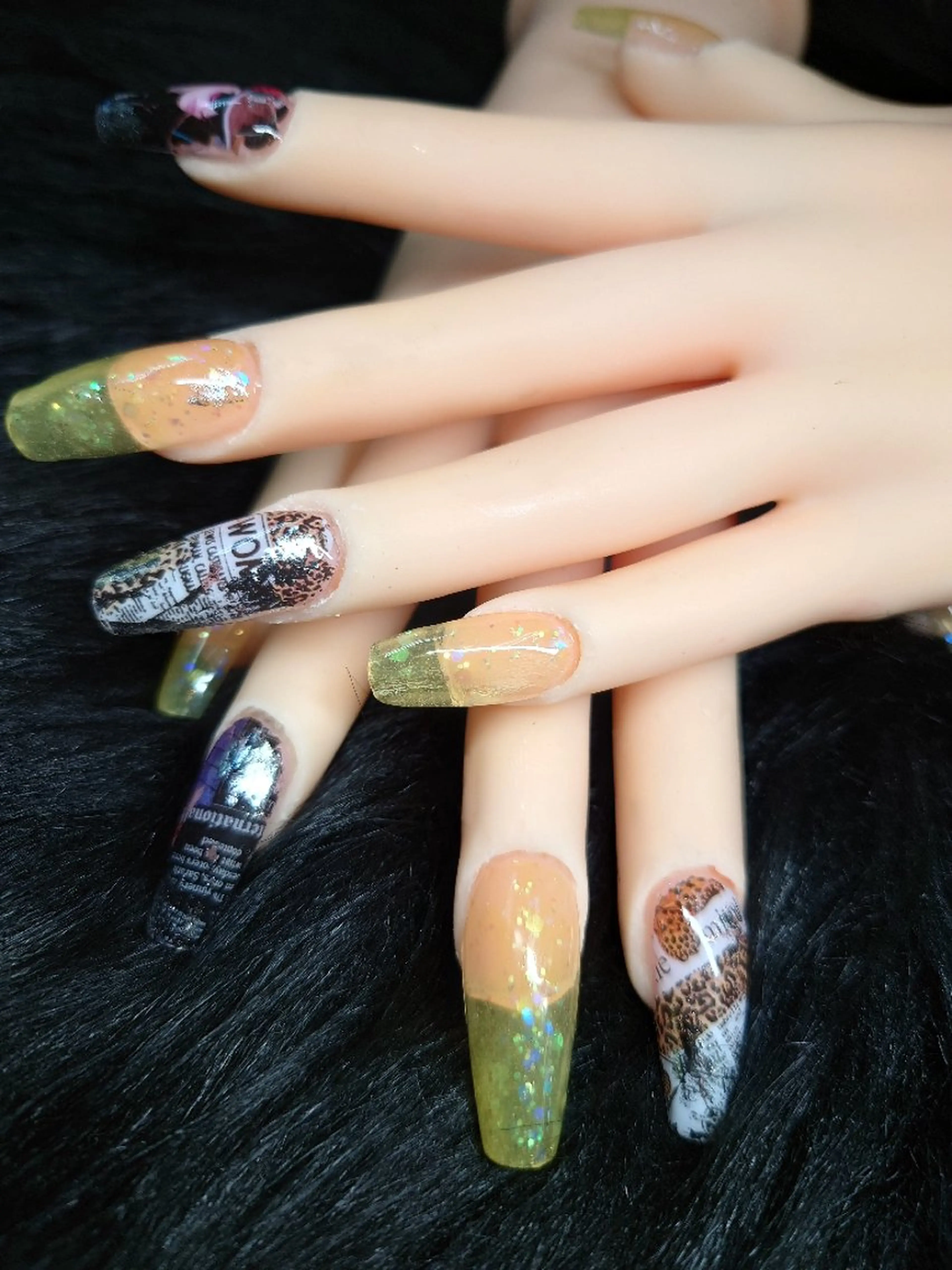 ネイル White  Se7enのネイルデザイン