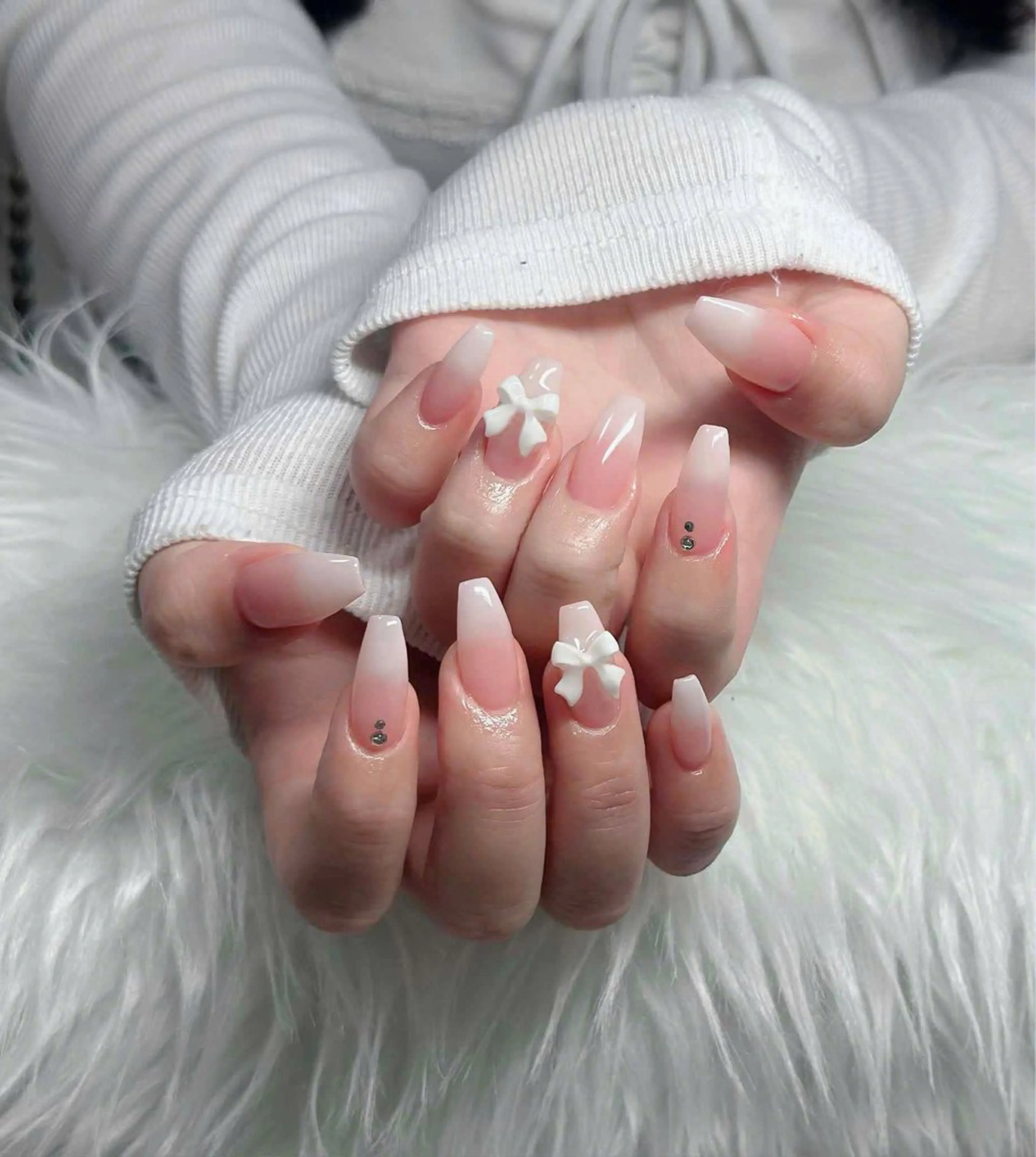 ネイル オーロラネイル フレンチネイル ジェルネイル ハロウィン キラキラネイル ハンドネイル H.baby Nail Salonのネイルデザイン