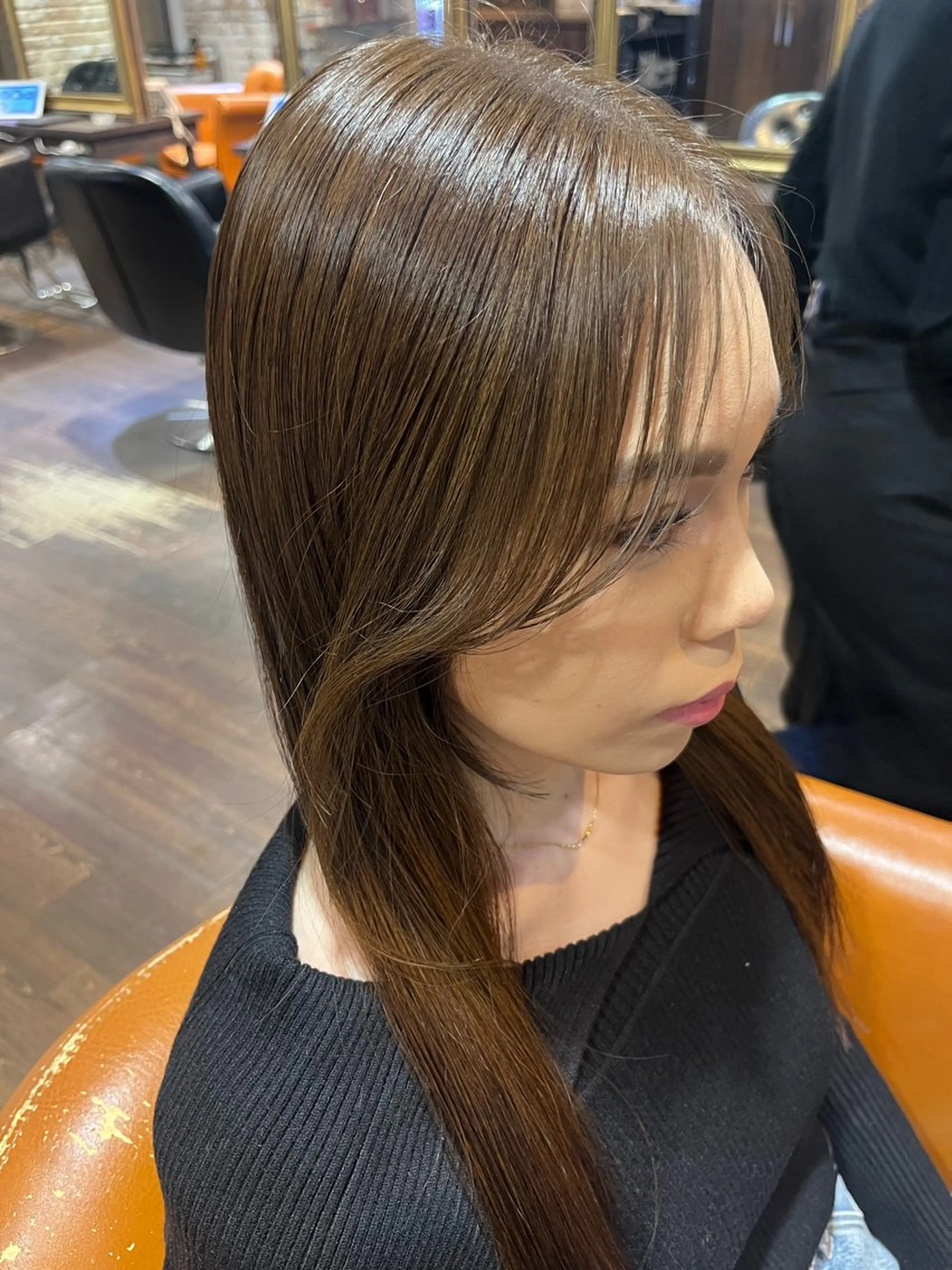 ロング カラー 小泉 ゆあのヘアスタイル