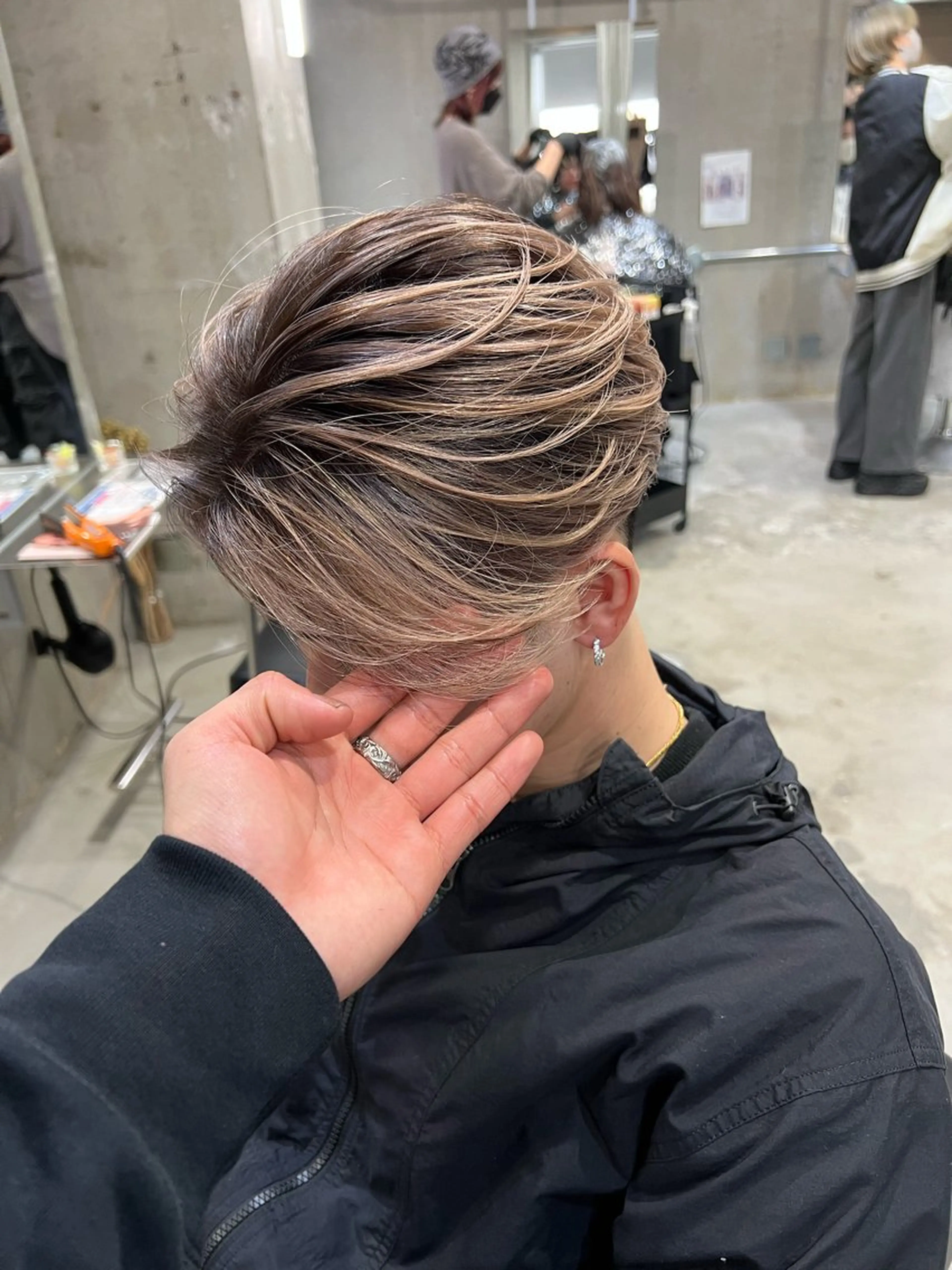 ショート カラー メンズ メンズバレイヤージュ バレイヤージュ レイヤーカット メンズパーマ✨️村越 雄斗のヘアスタイル