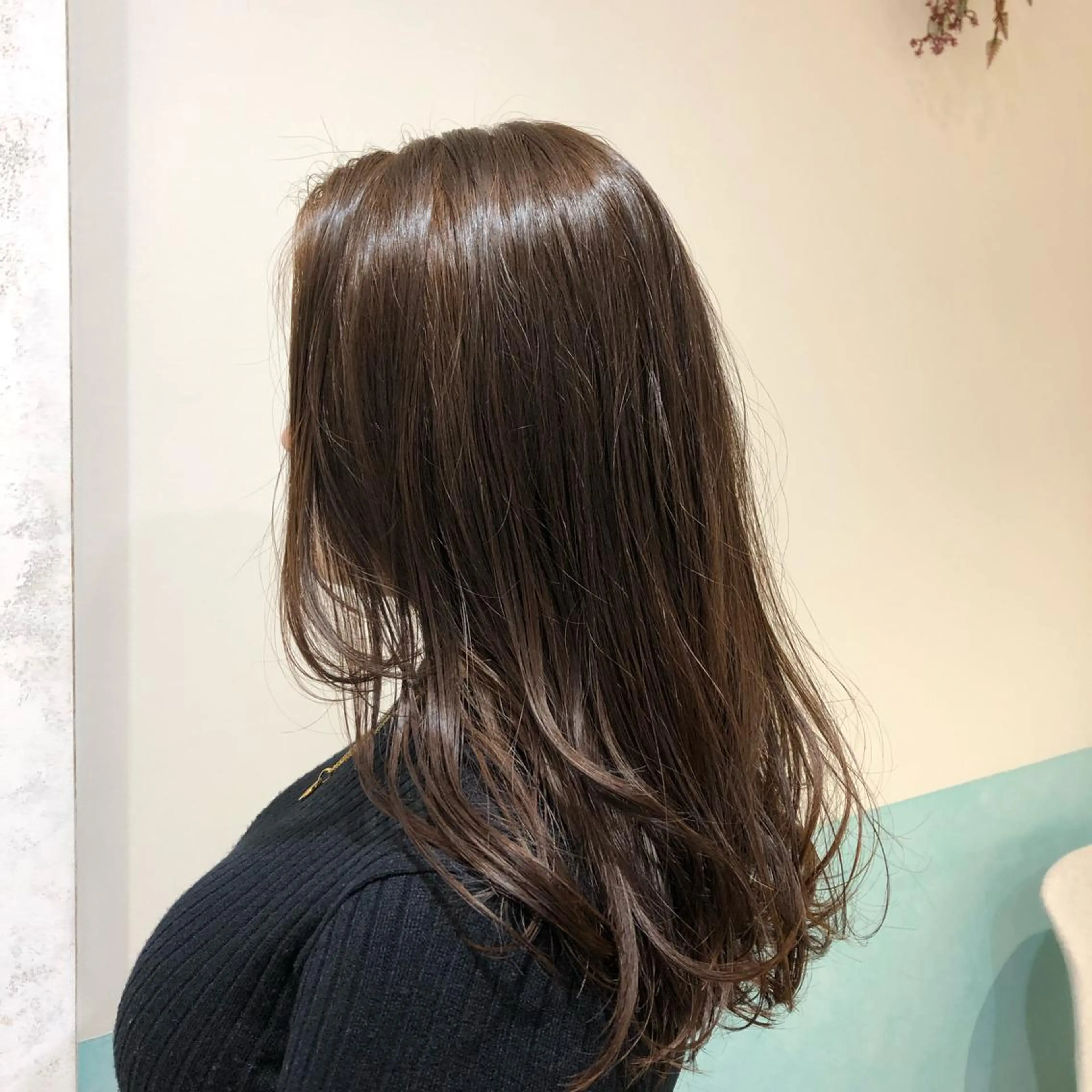 ロング カラー ベージュカラー 伊東 彩花のヘアスタイル