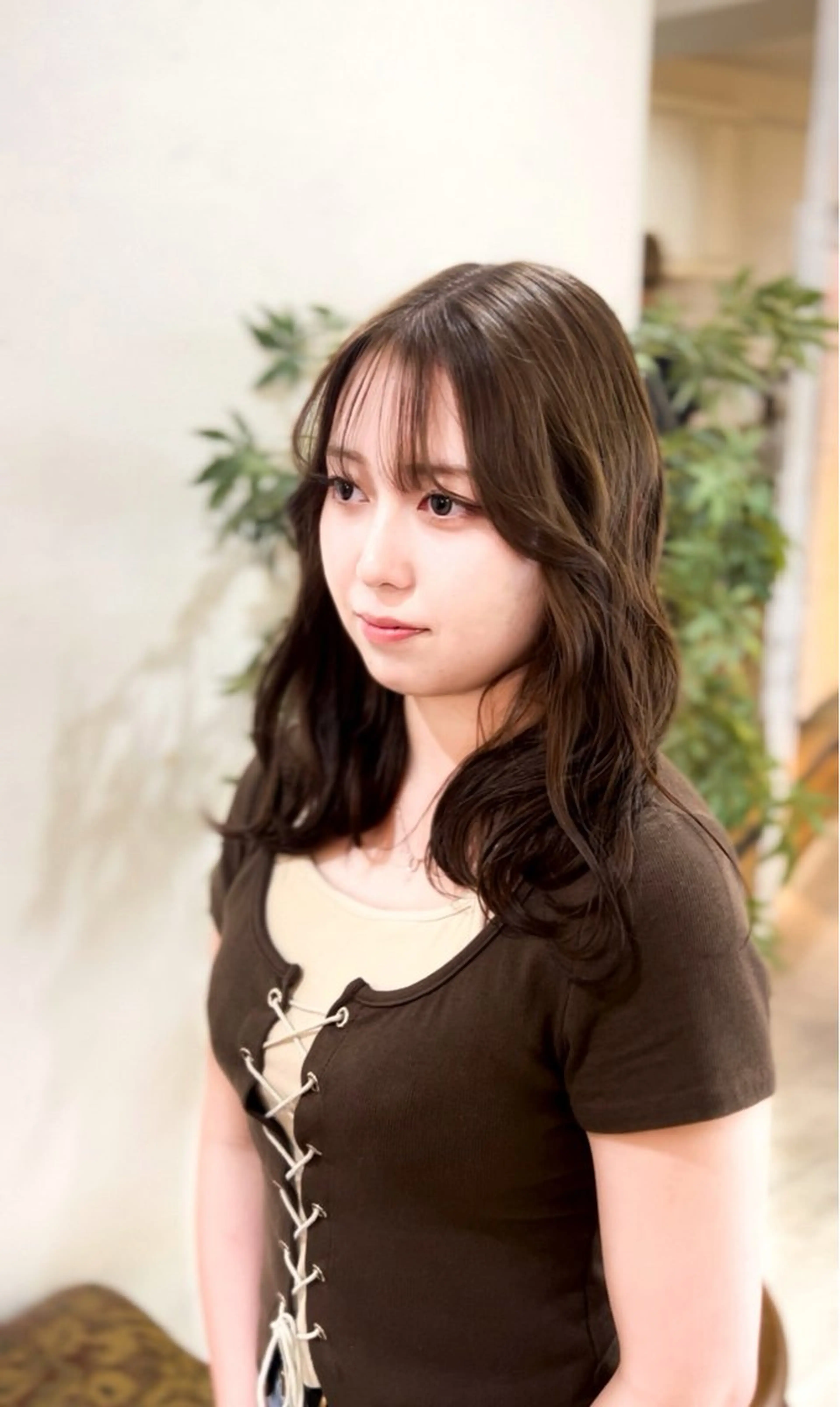 ミディアム 飯星慧斗 /ブリーチ、縮毛矯正のヘアスタイル