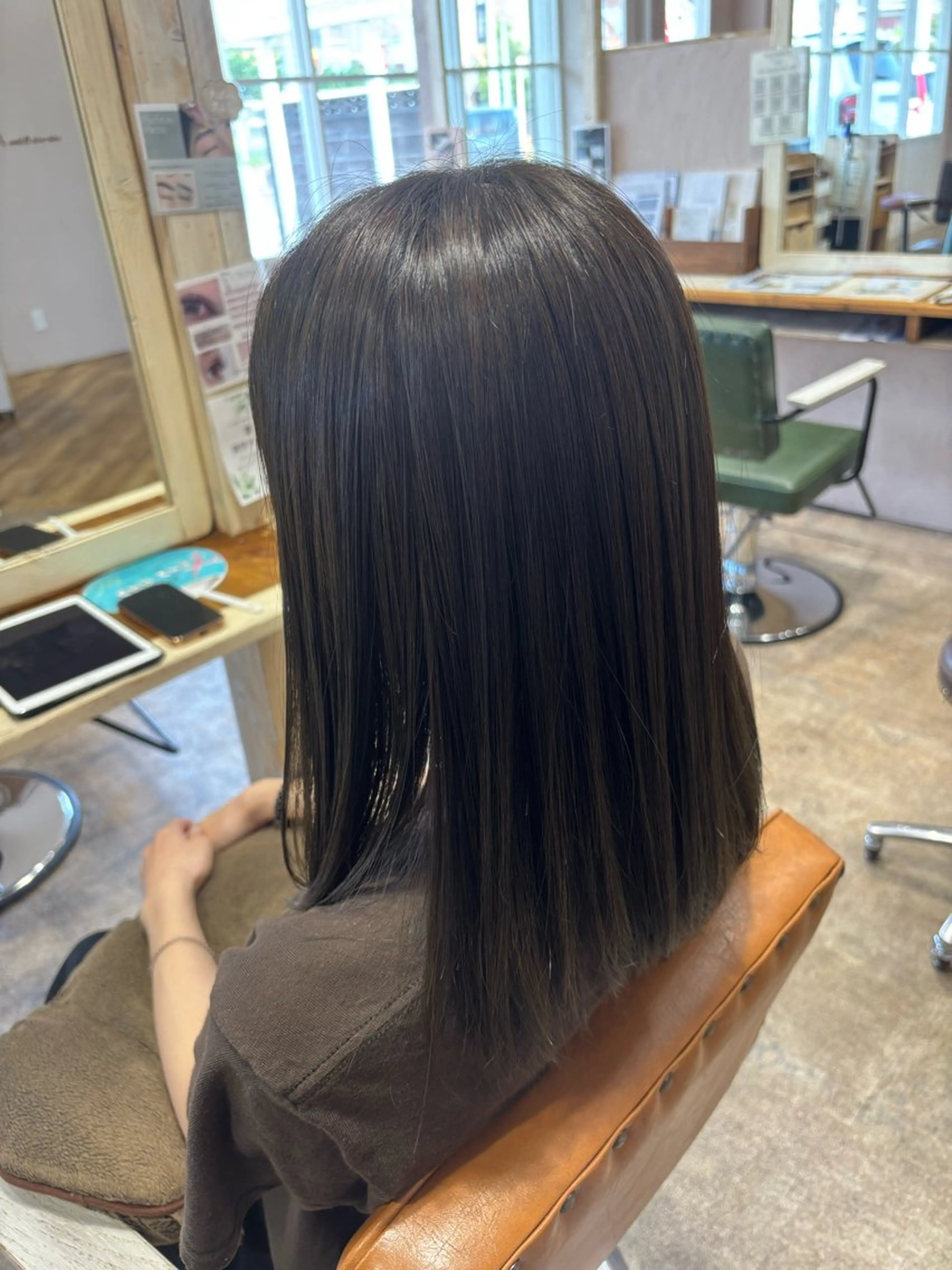 ミディアム 森  髪質改善🫧 透明感カラーのヘアスタイル