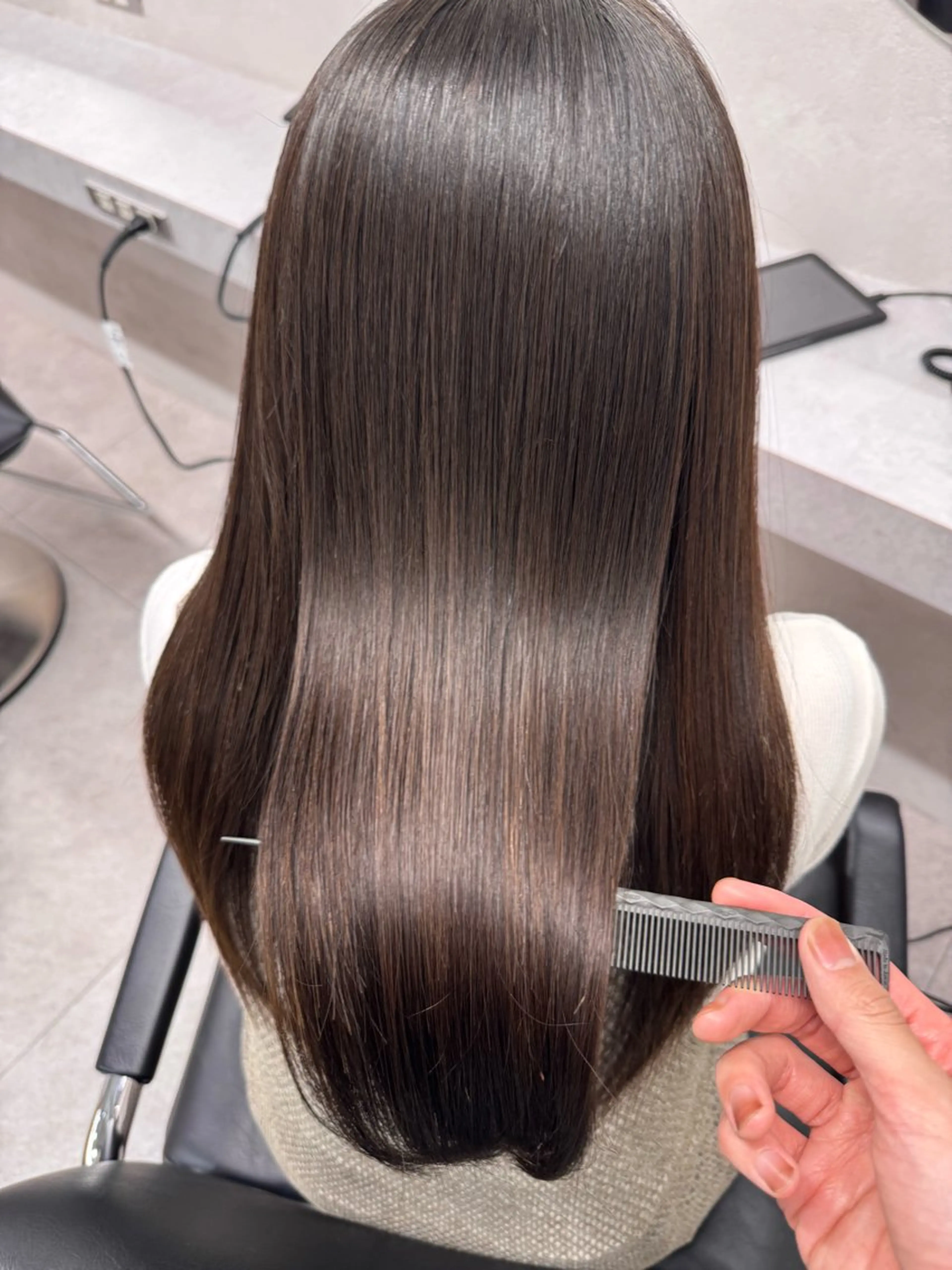 ロング 縮毛矯正 艶髪、美髪 カラー🕊️SOMAのヘアスタイル