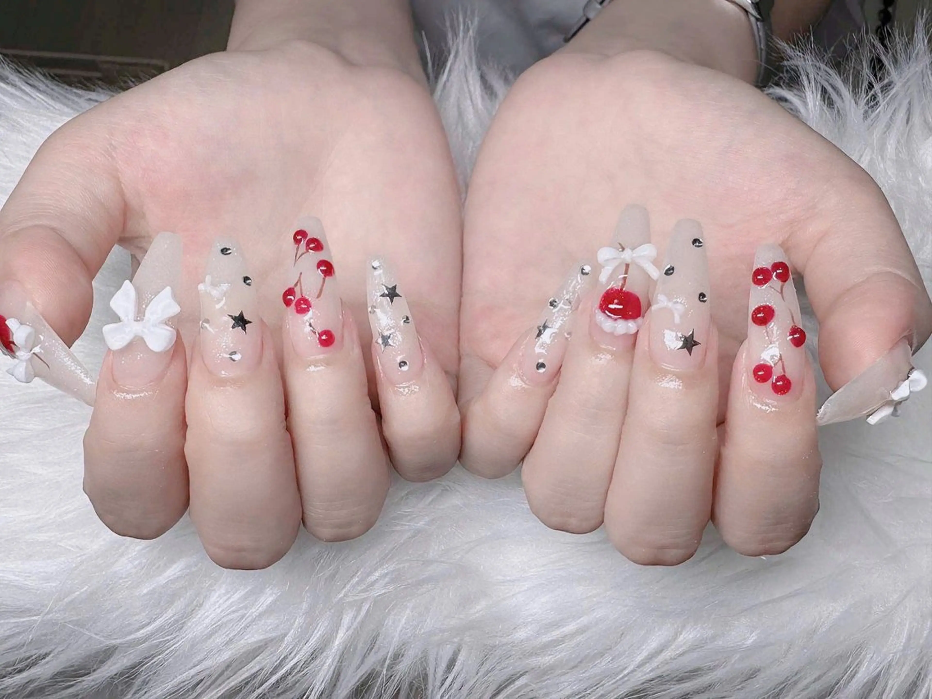 ネイル オーロラネイル フレンチネイル ジェルネイル ハロウィン キラキラネイル ハンドネイル H.baby Nail Salonのネイルデザイン