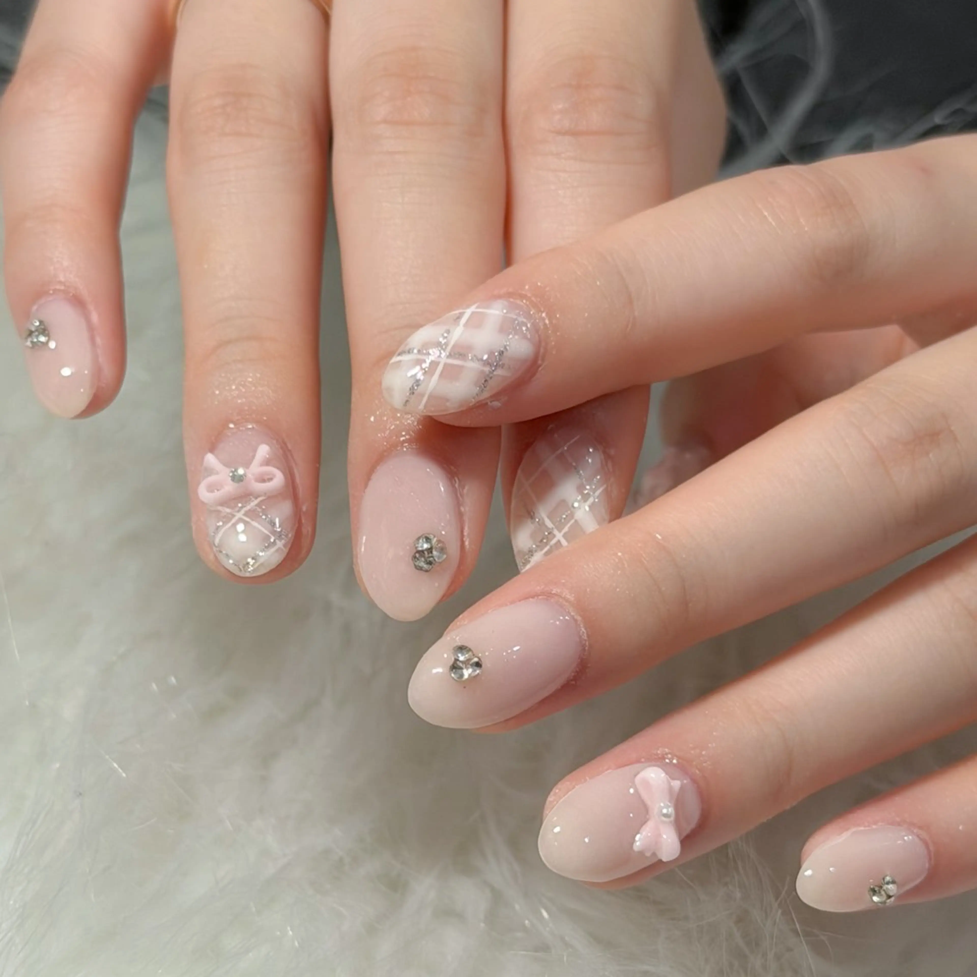 ネイル ハンドネイル フットネイル LAVISH nanamiのネイルデザイン