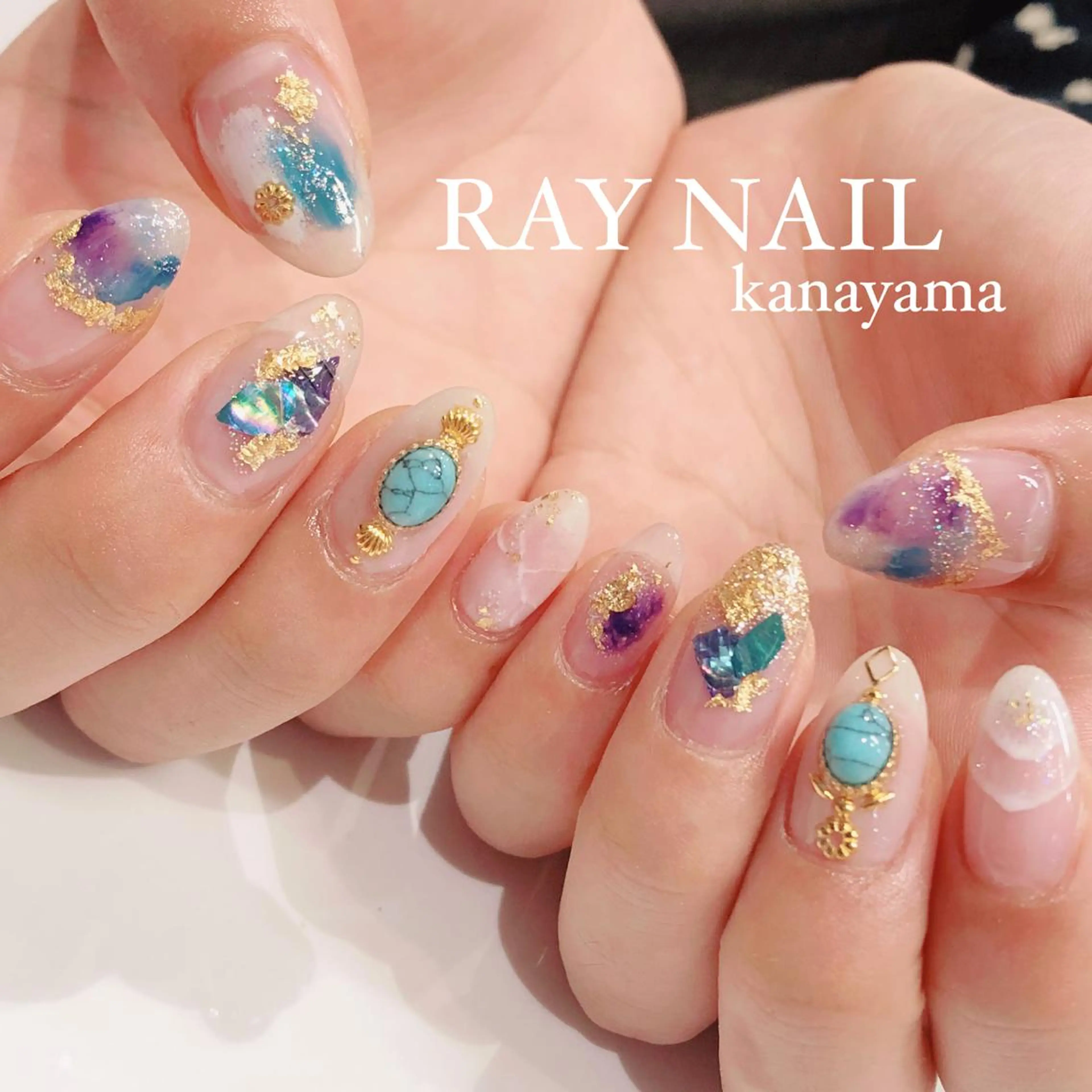 ネイル キラキラネイル Arowa 伊田のネイルデザイン