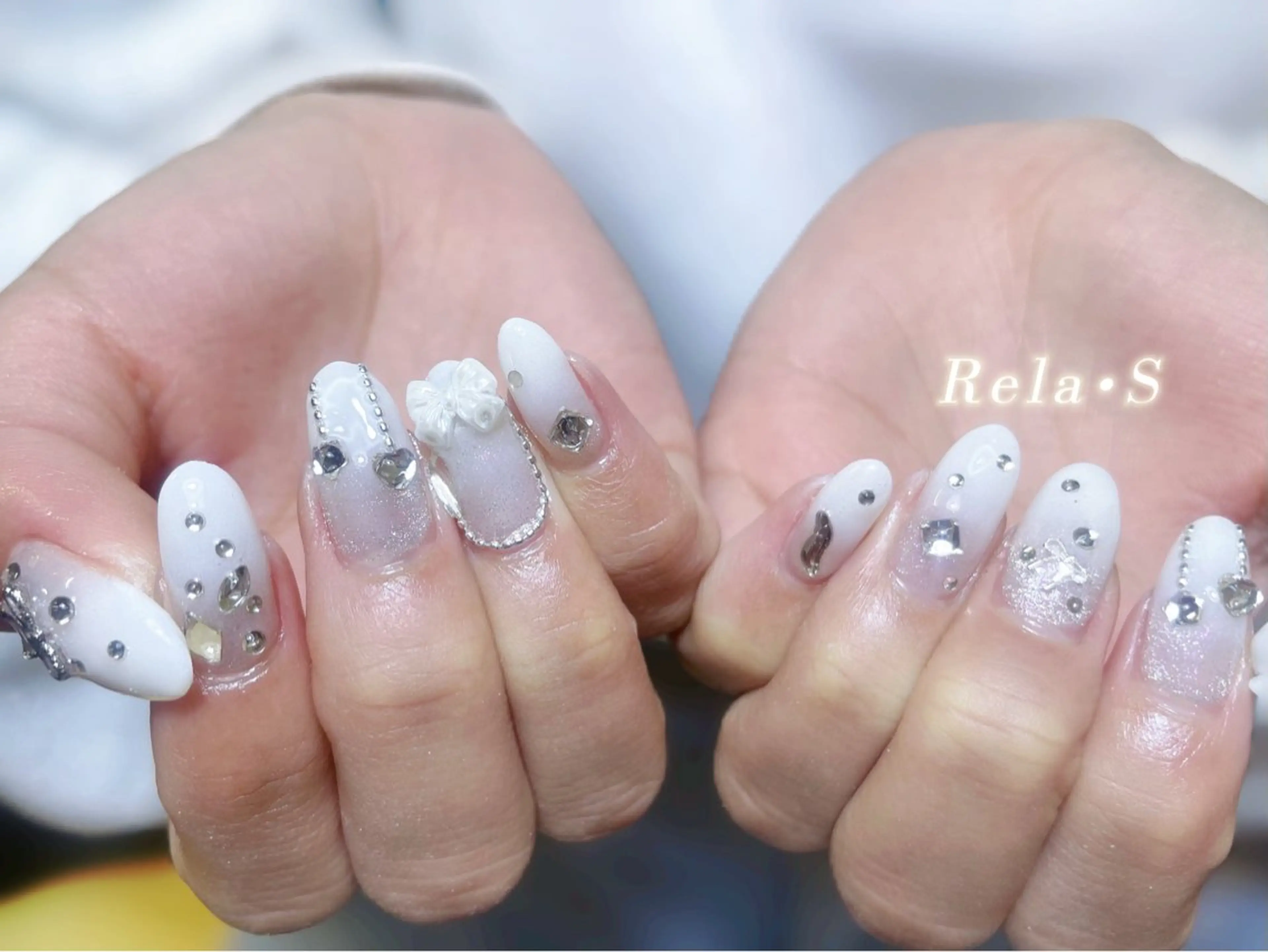 ネイル オーロラネイル 長さ出し フレンチネイル ジェルネイル ガラスフレンチ ハンドネイル Rela・S NAILのネイルデザイン