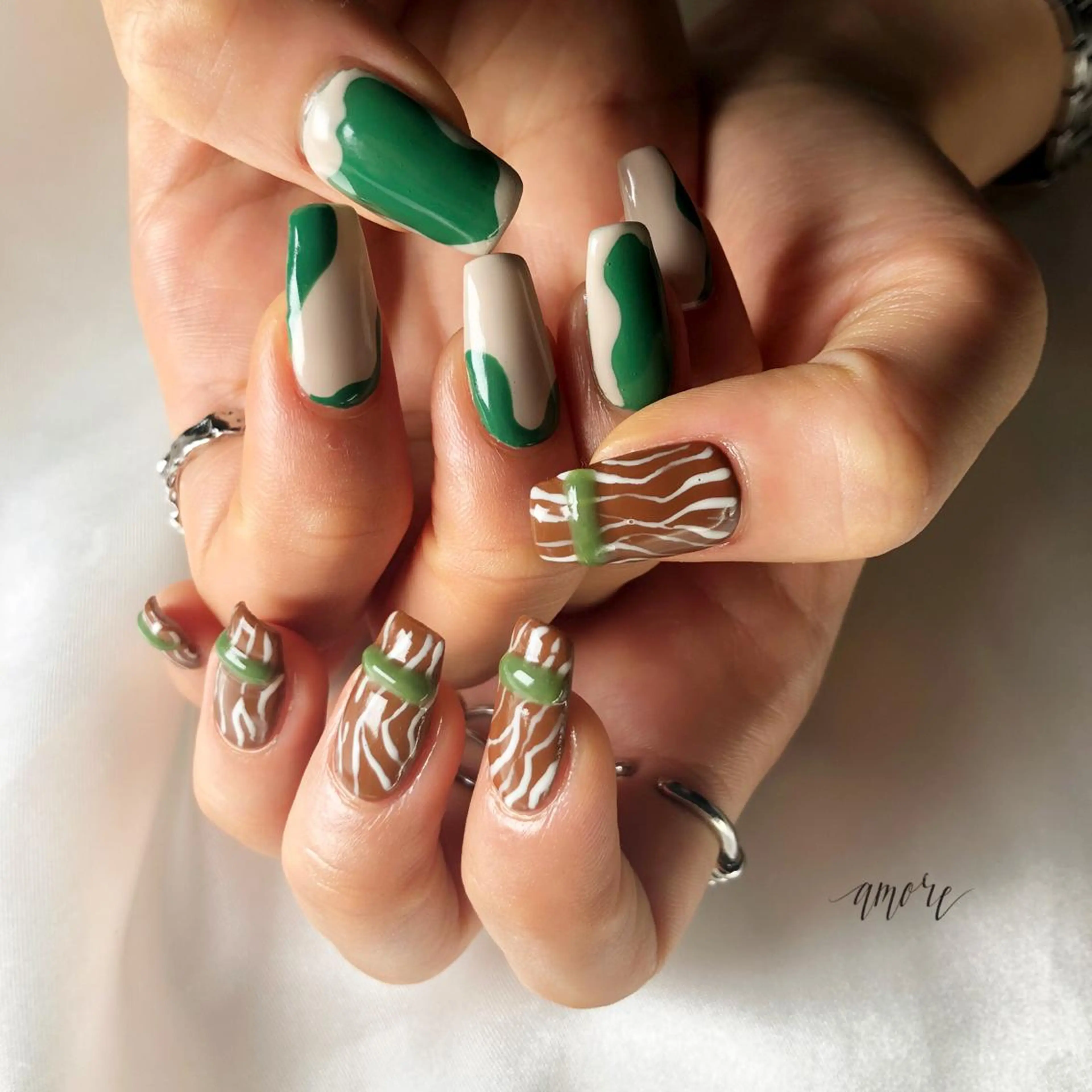 ネイル ジェルネイル 氷ネイル・うるうるネイル マグネットネイル ミラーネイル ニュアンスネイル You kyehwaのネイルデザイン