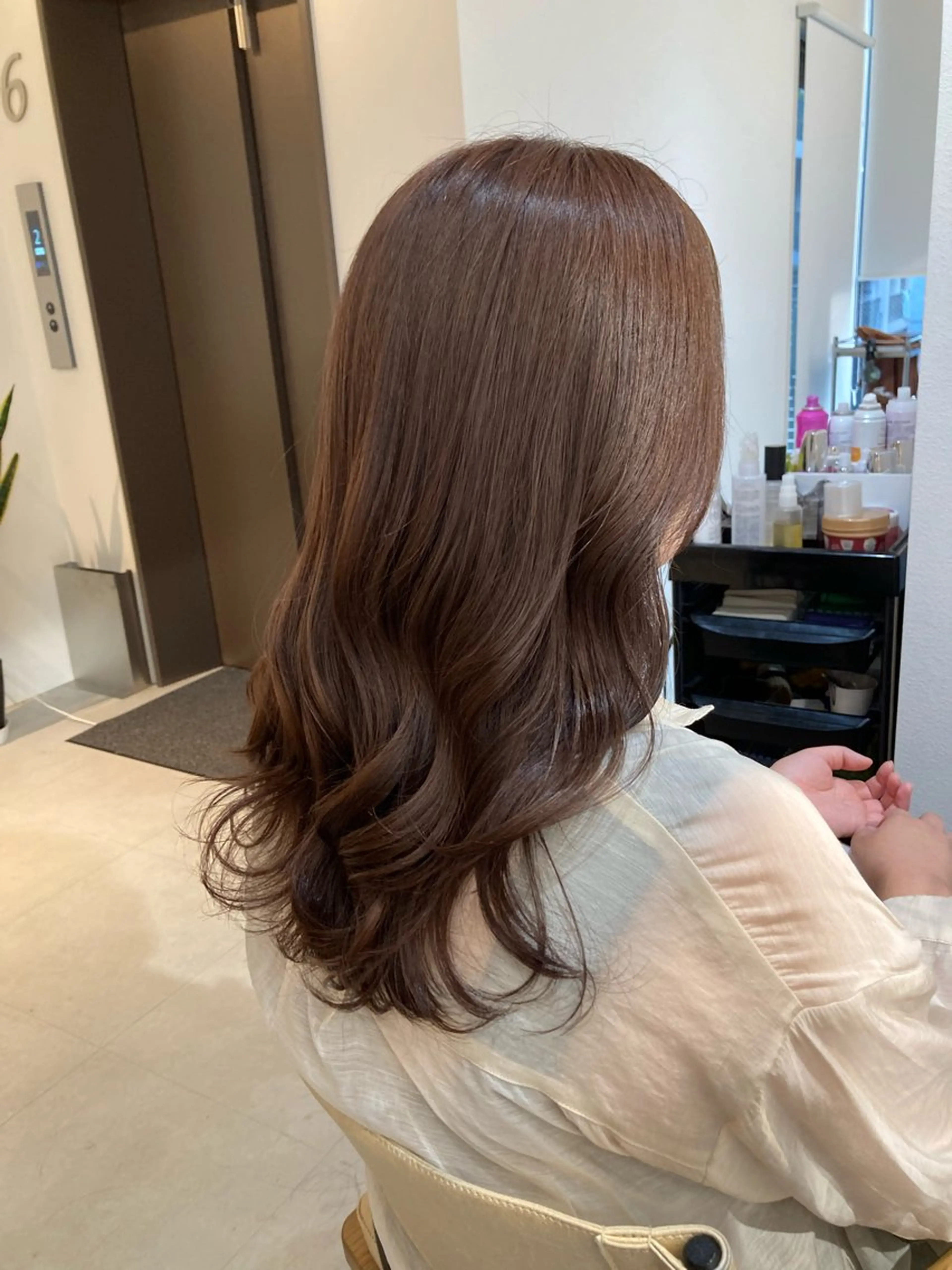 セミロング ✨色持ちの良い艶 カラー✨蟹江真世のヘアスタイル