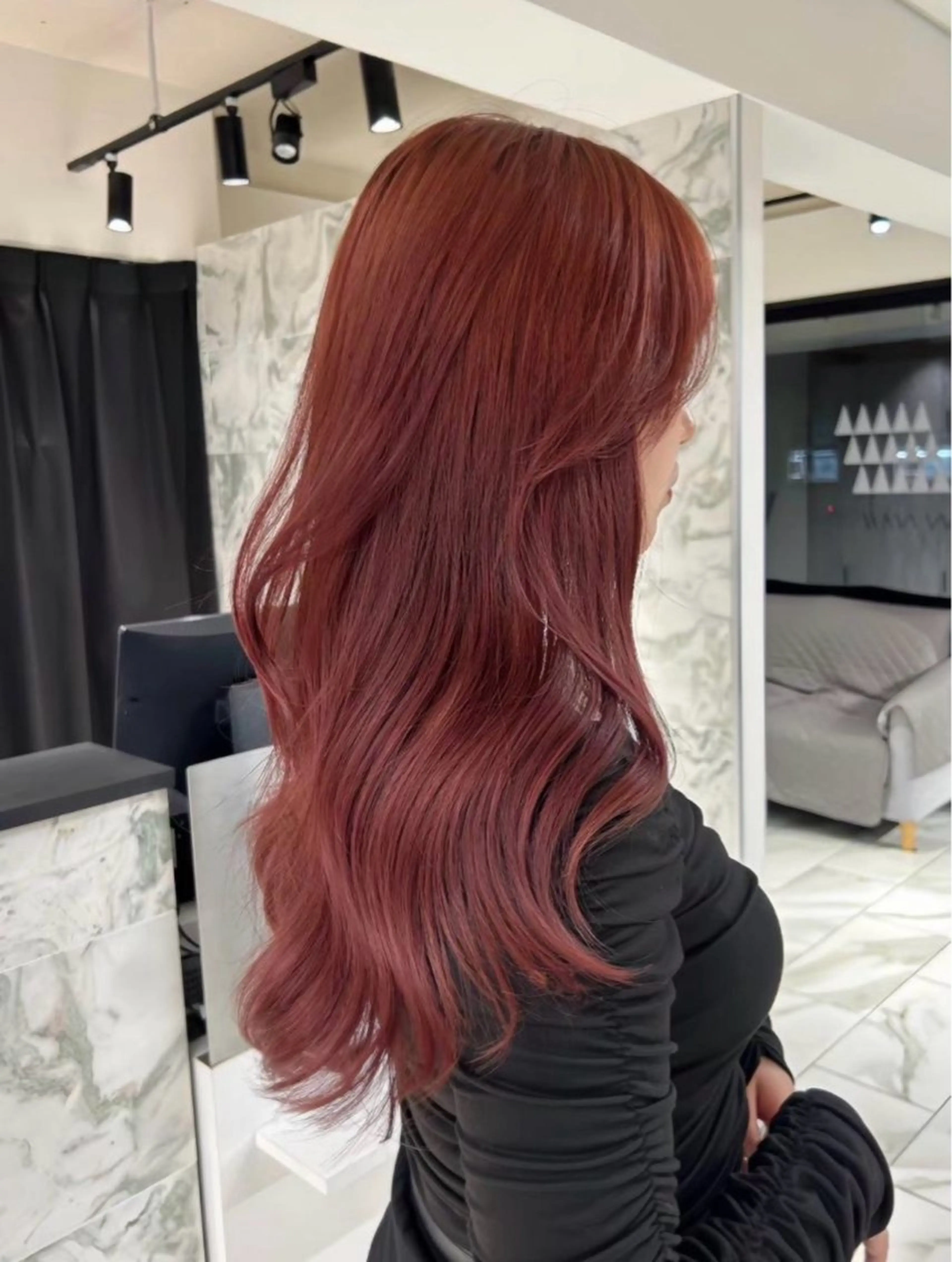 セミロング カラー ブリーチ ブラウンカラー ダブルカラー ブリーチなしカラー レッドカラー カット ヘアカラー Saki/お悩み解決 /似合わせカットのヘアスタイル