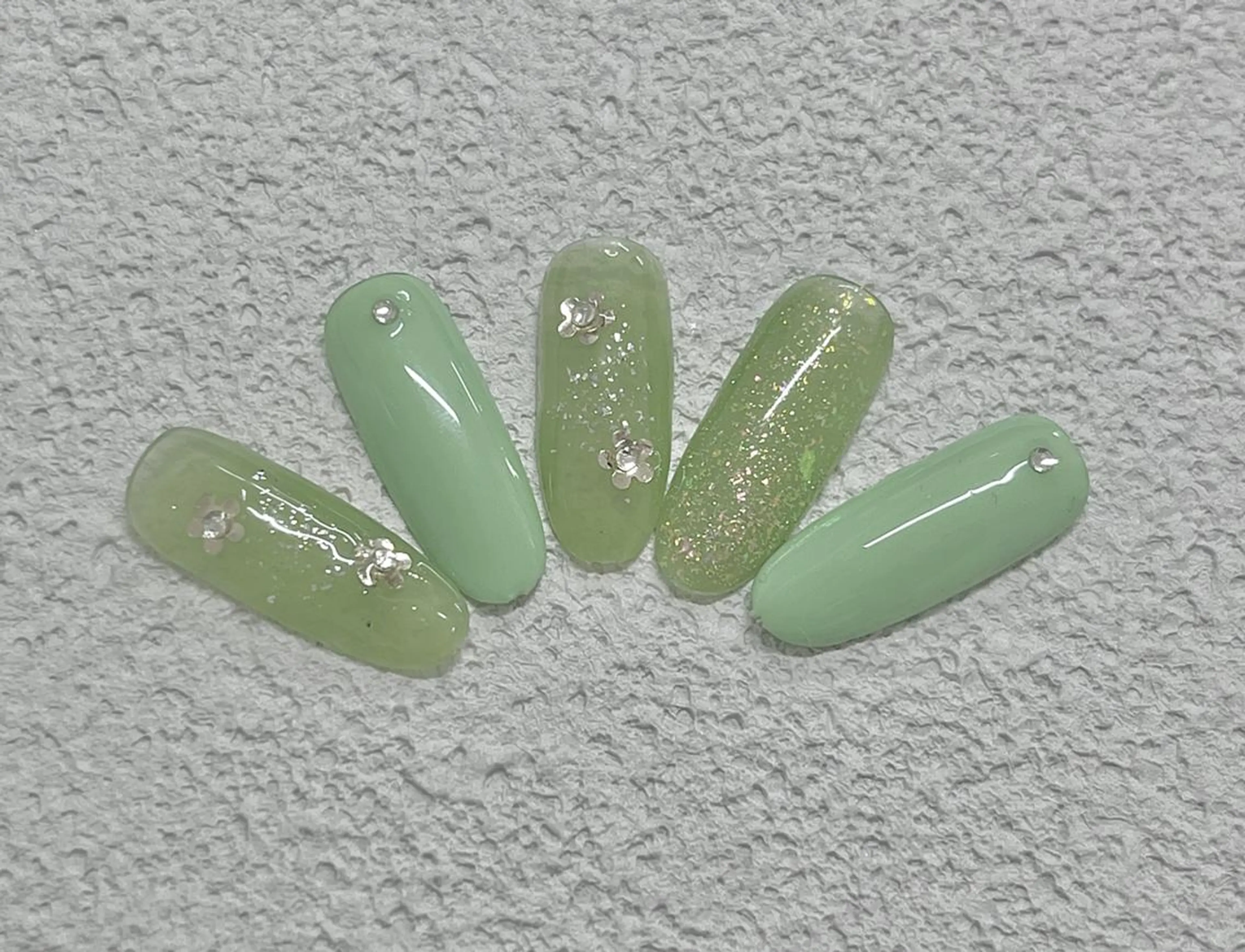 ネイル 長さ出し ジェルネイル 韓国ネイル ラメ(グリッター) ラメグラデーション ダイ ゲンゲンのネイルデザイン