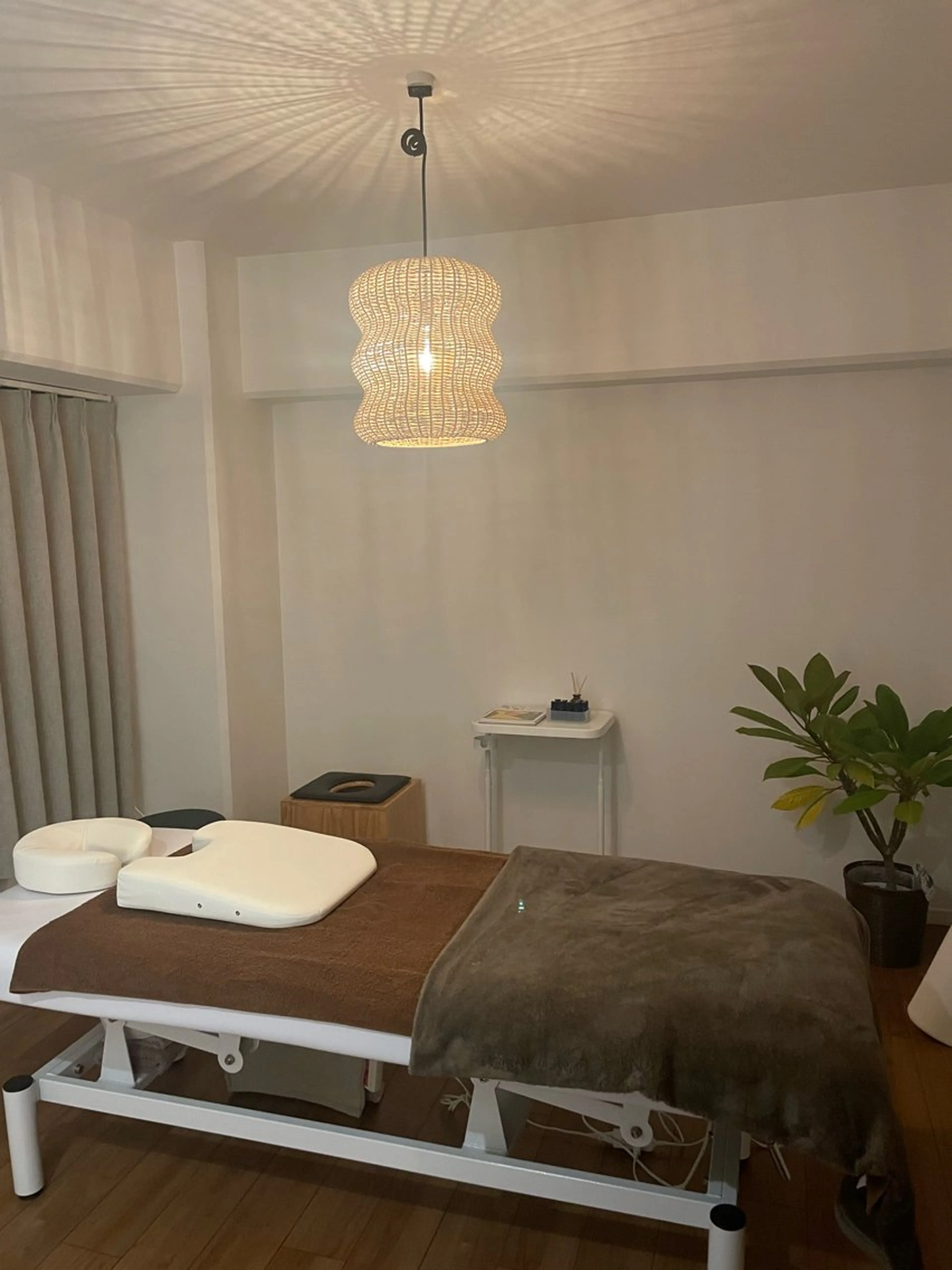 整体｜リンパ｜足つぼ ｜よもぎ蒸し｜足薬湯のエステ・リラクイメージ