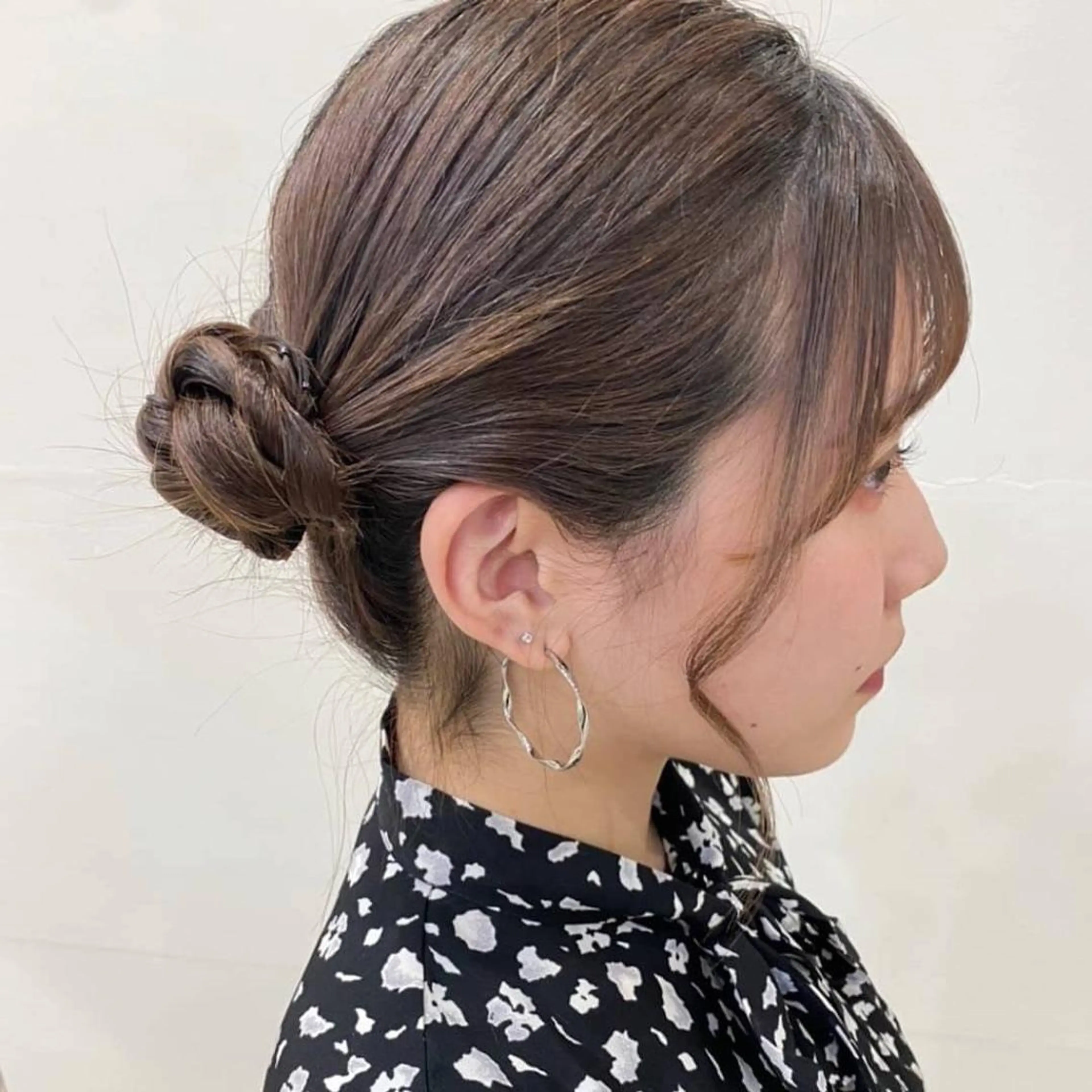 セミロング ヘアアレンジ お団子ヘア ツインテール ヘアセット ワタナベ リリコのヘアスタイル