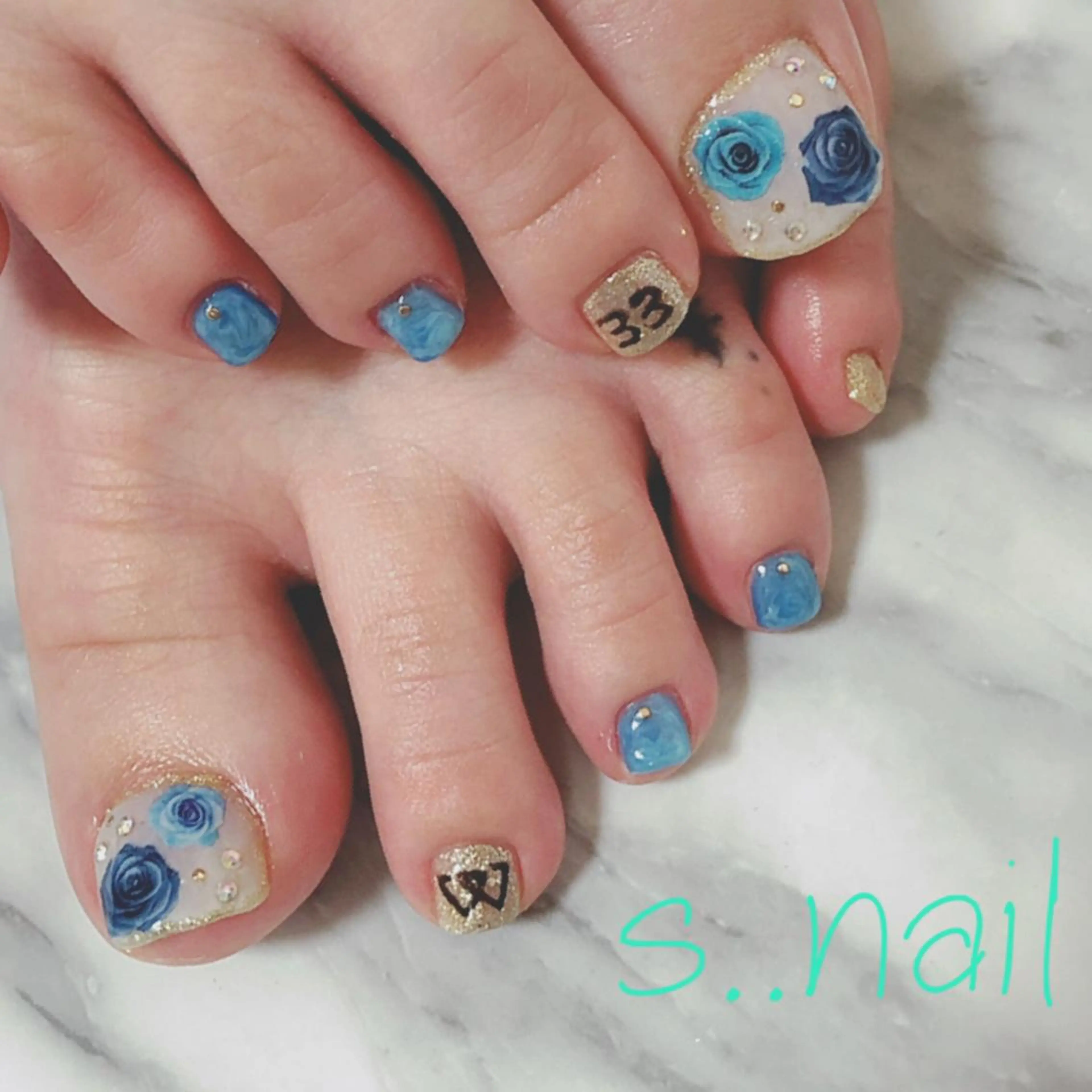 ネイル ブルー 大理石ネイル(マーブル) 持ち込み ハンドネイル フットネイル s..nail / MORITAのネイルデザイン