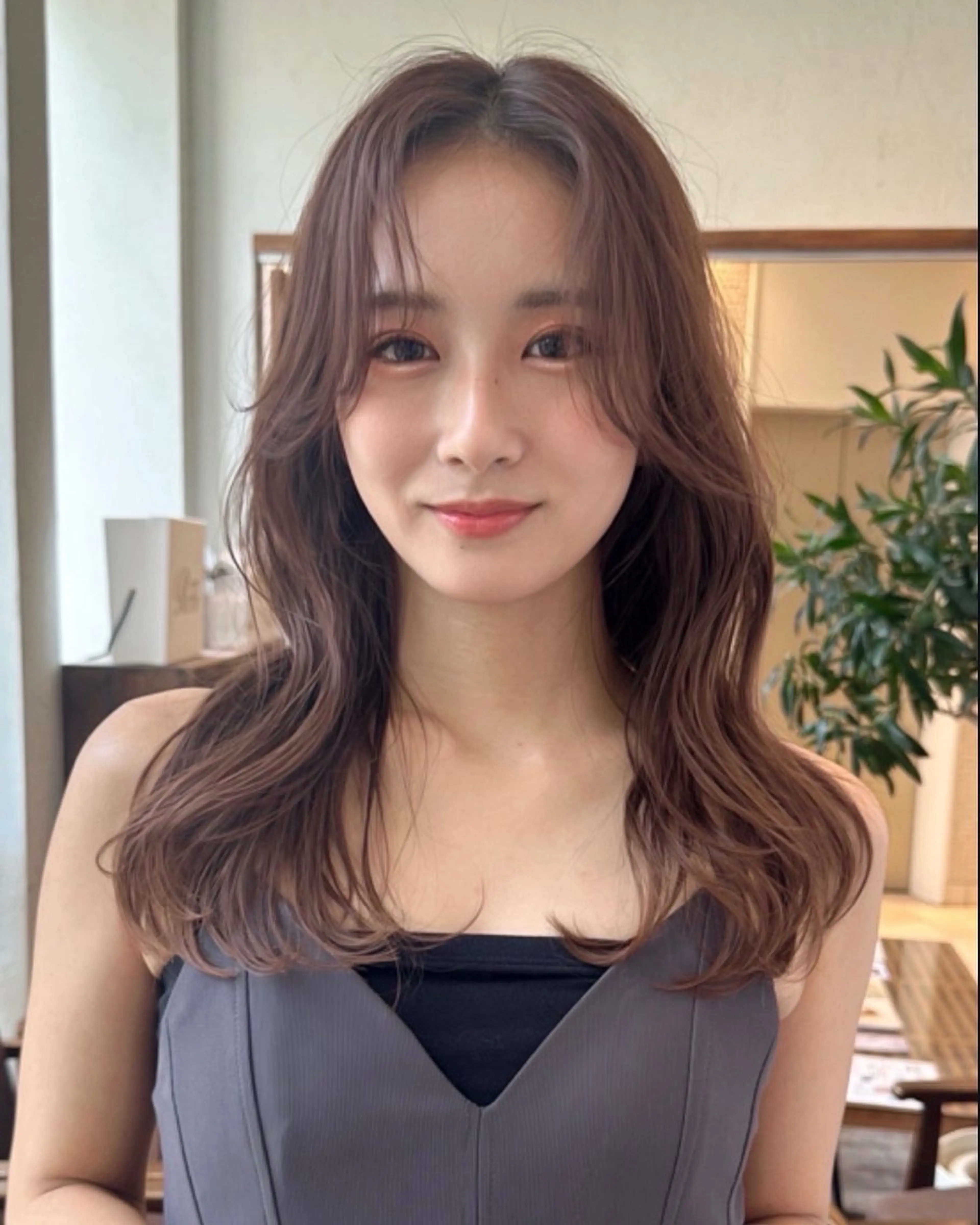 ミディアム カラー ベージュカラー 丸山 心 / 艶カラーのヘアスタイル