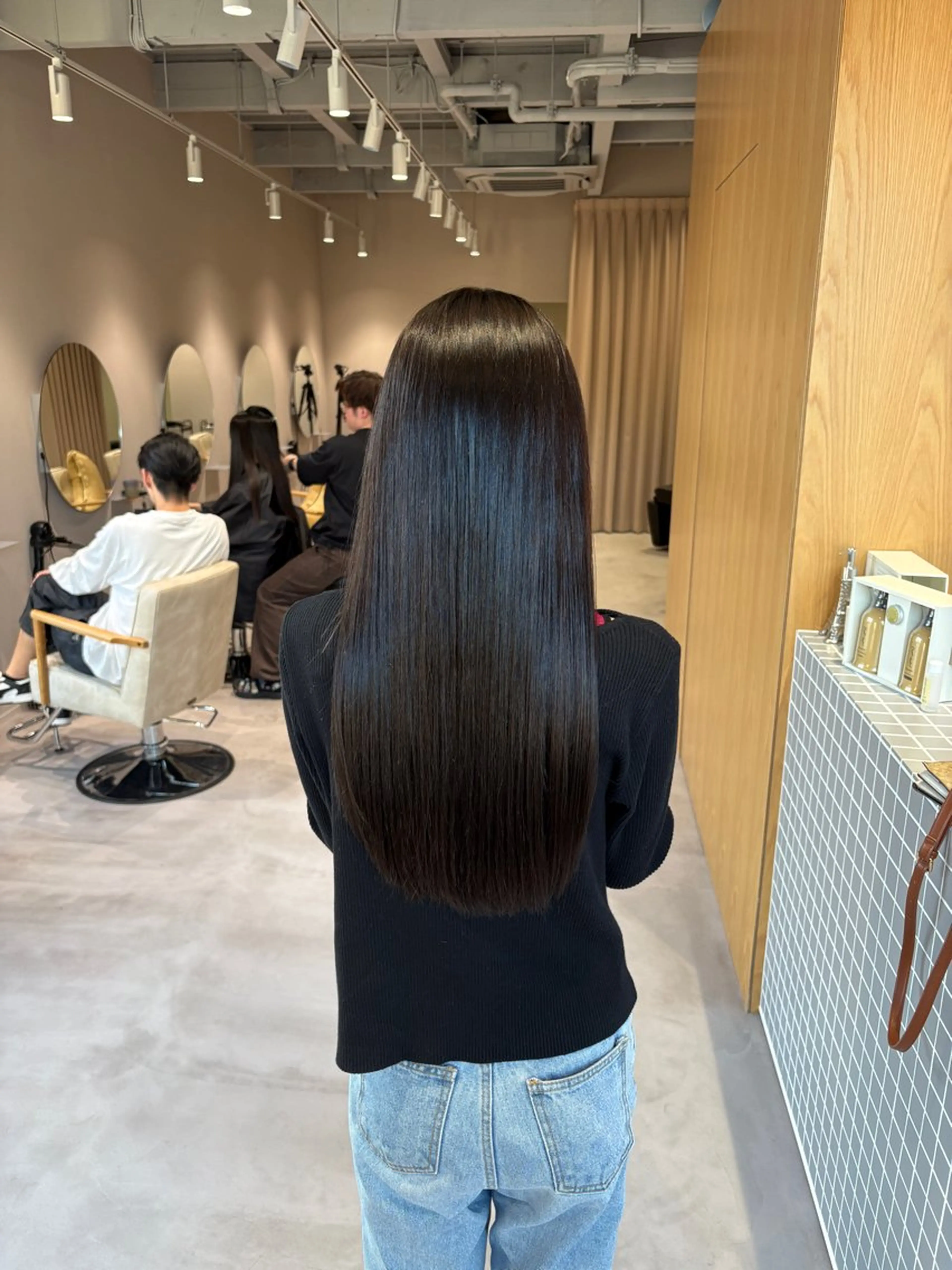 ロング ヘアカラー 井山 葵のヘアスタイル