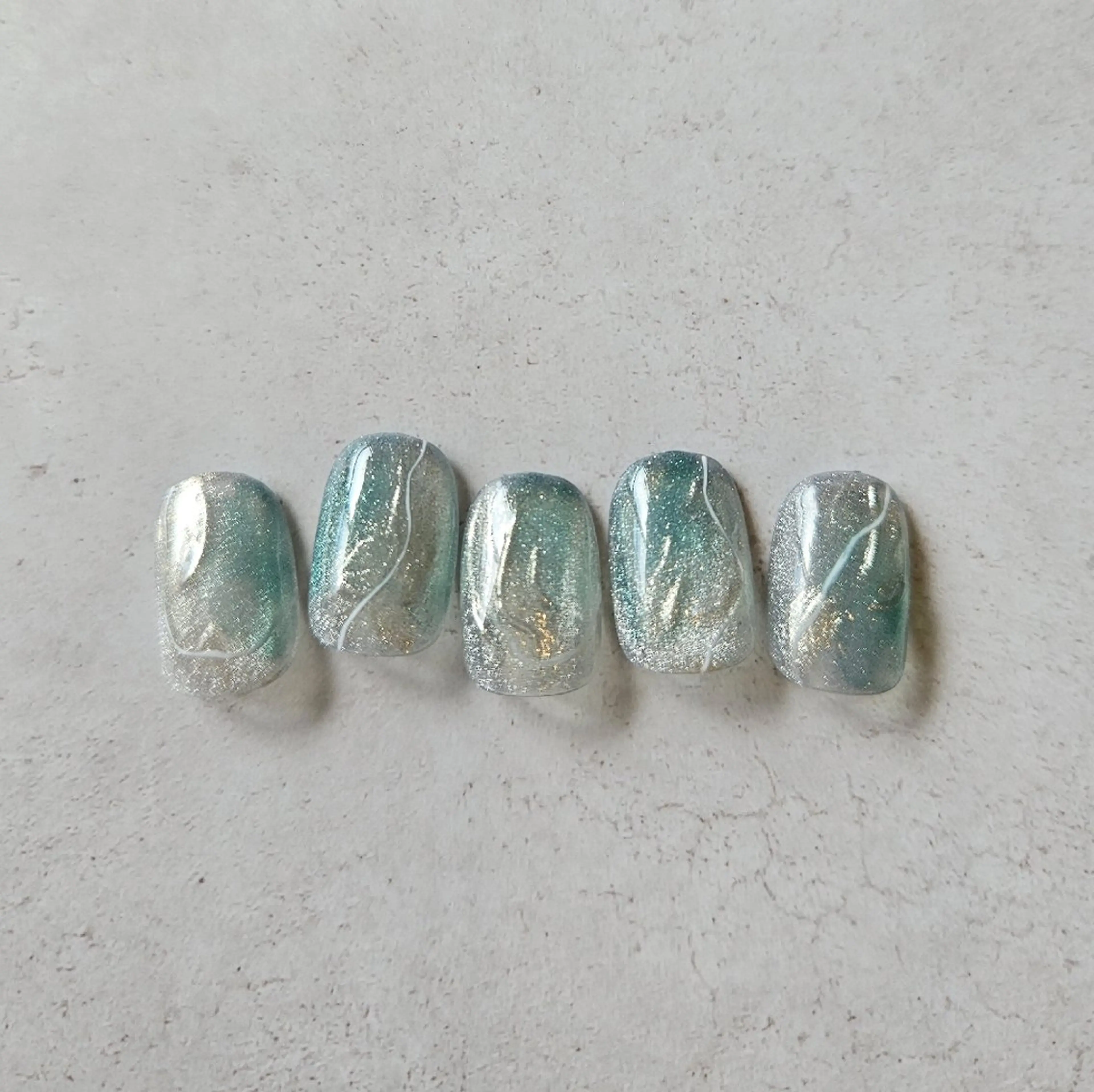 ネイル ブルー ジェルネイル マグネットネイル ミラーネイル ニュアンスネイル ハンドネイル Nailsalon manoのネイルデザイン