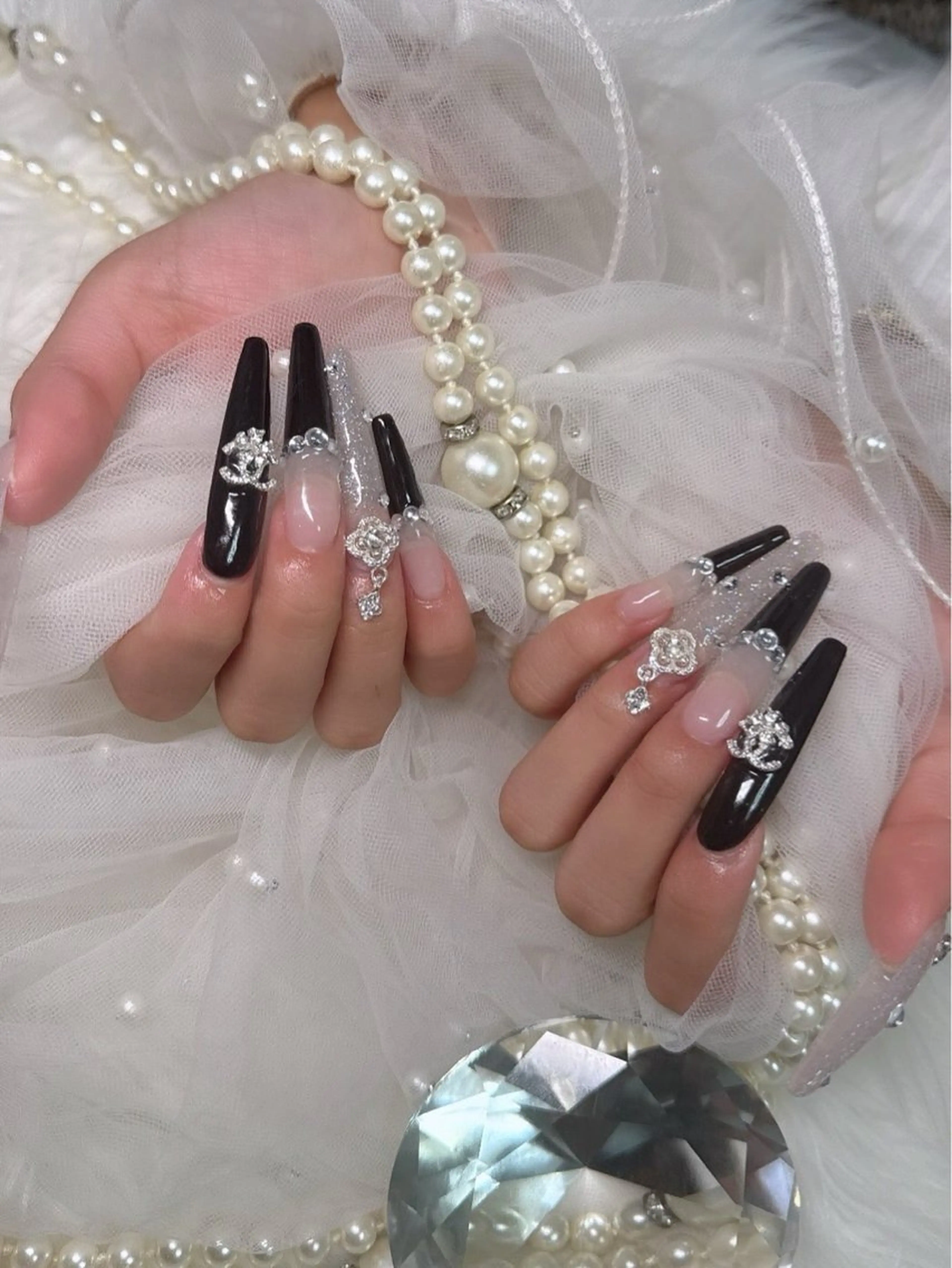 ネイル チークネイル フレンチネイル ガラスフレンチ グラデーション キラキラネイル ハンドネイル Rin Nail 新大久保店のネイルデザイン