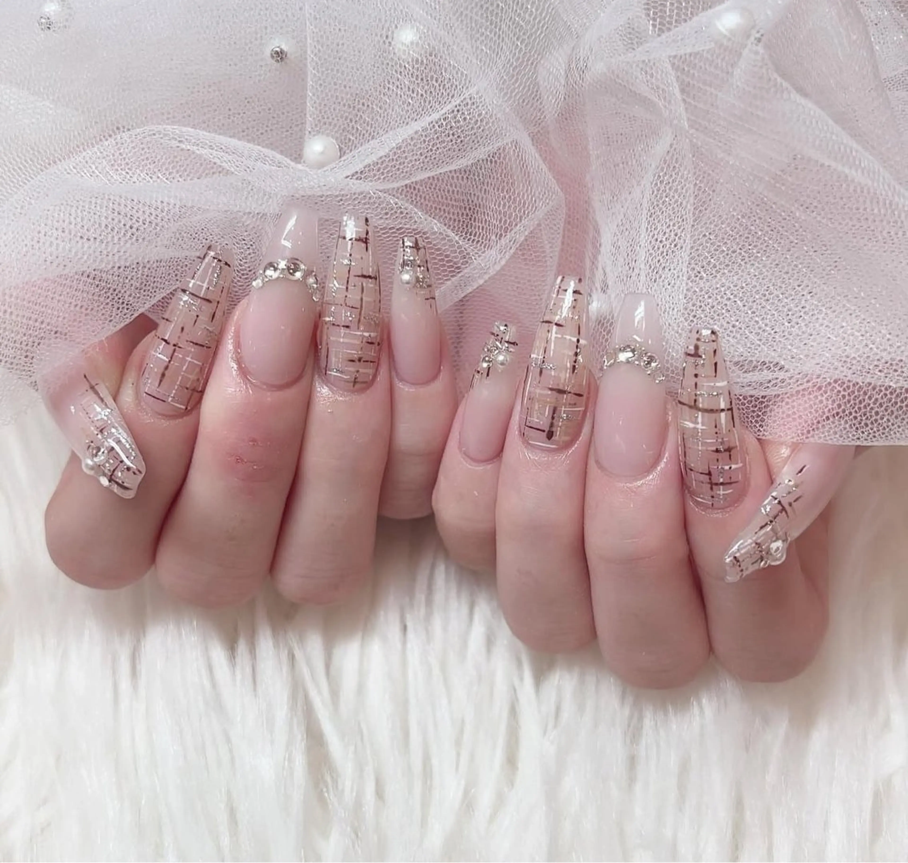 ネイル アートネイル グラデーション キラキラネイル ニュアンスネイル オフィスネイル ハンドネイル Amee Nail Salonのネイルデザイン