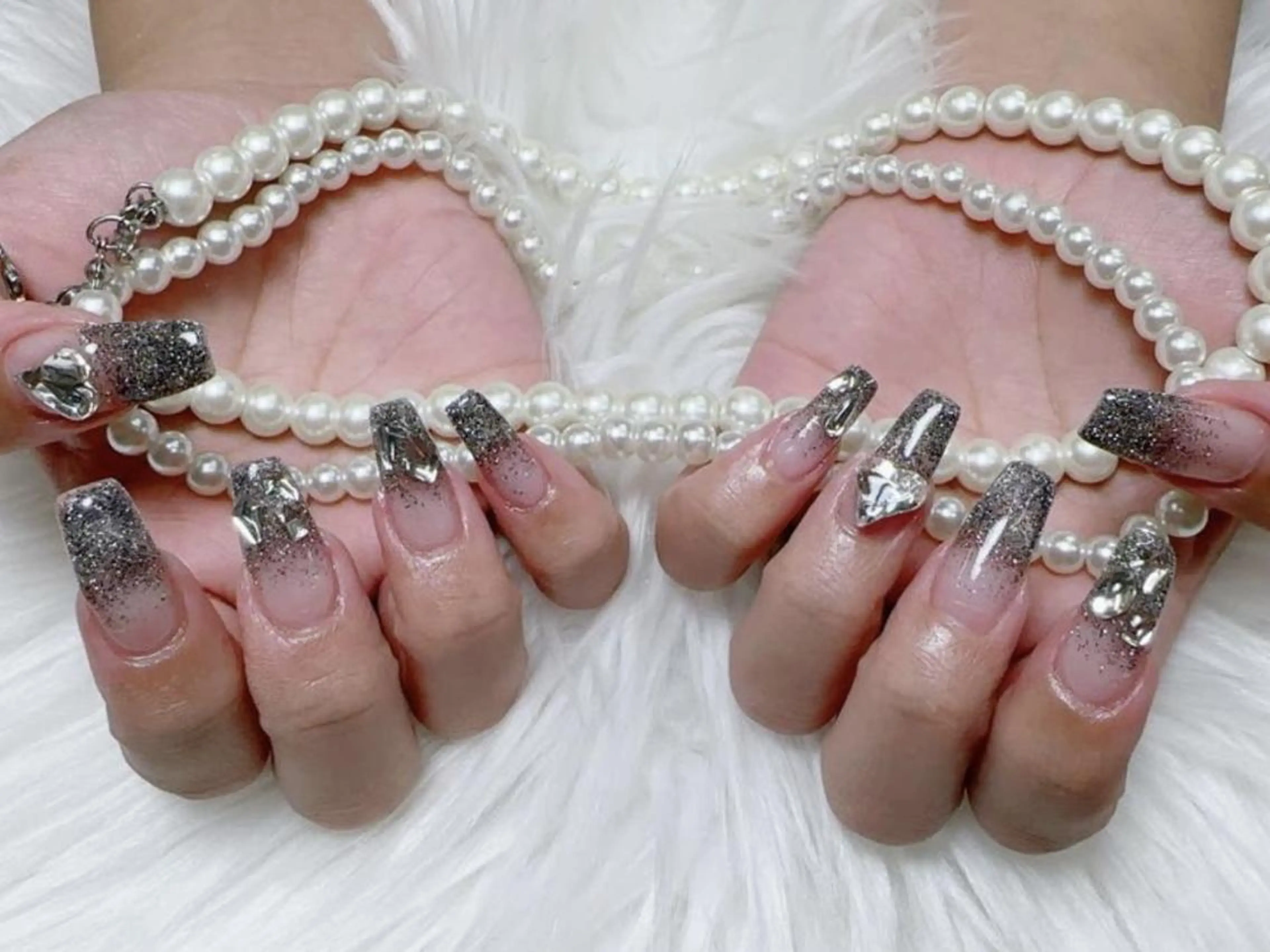 メンズ ネイル アートネイル フレンチネイル ジェルネイル キラキラネイル パラジェル Bloom kabukiのネイルデザイン