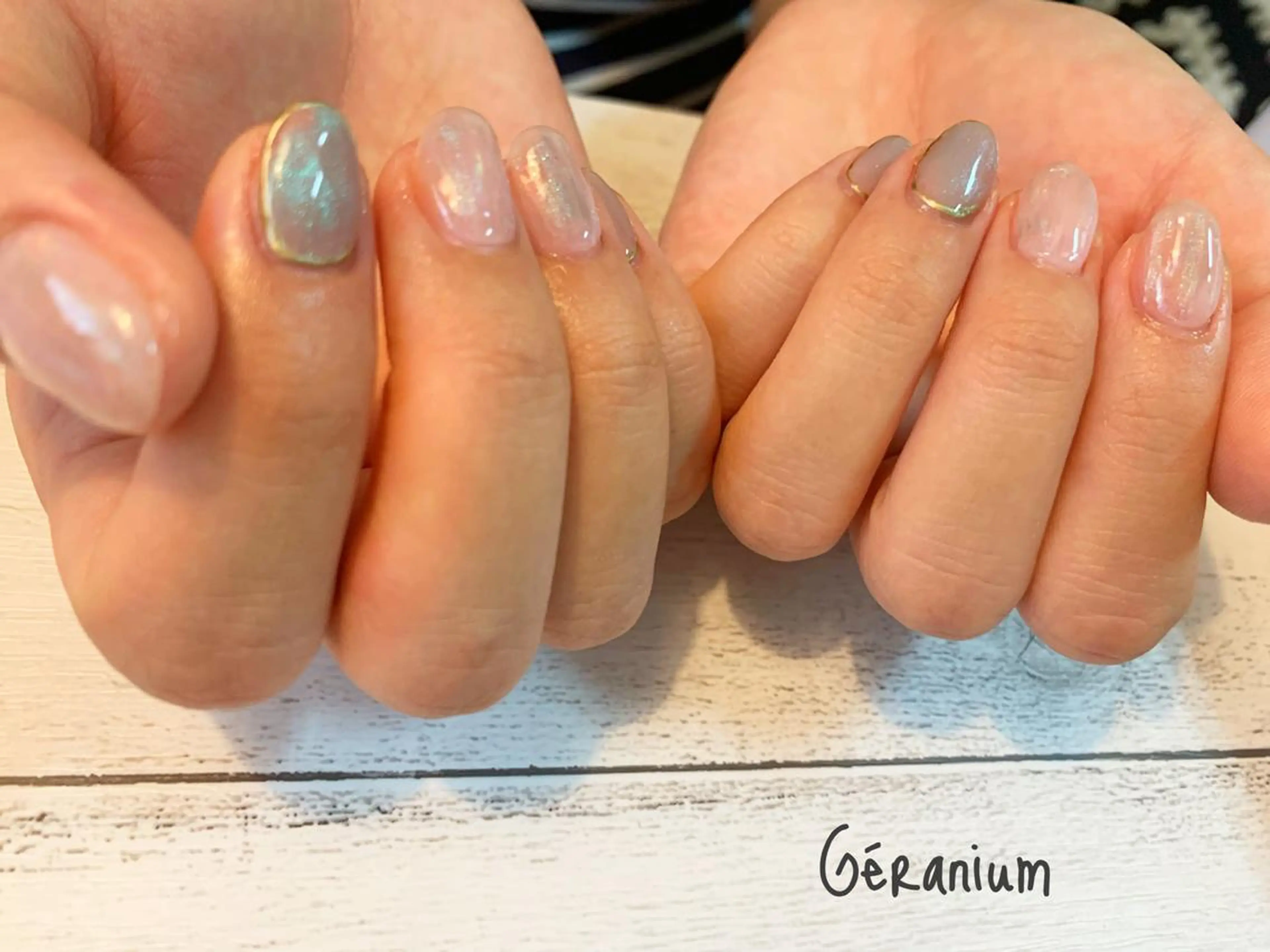 ネイル オーロラネイル ハンドネイル GéRanium Harukaのネイルデザイン