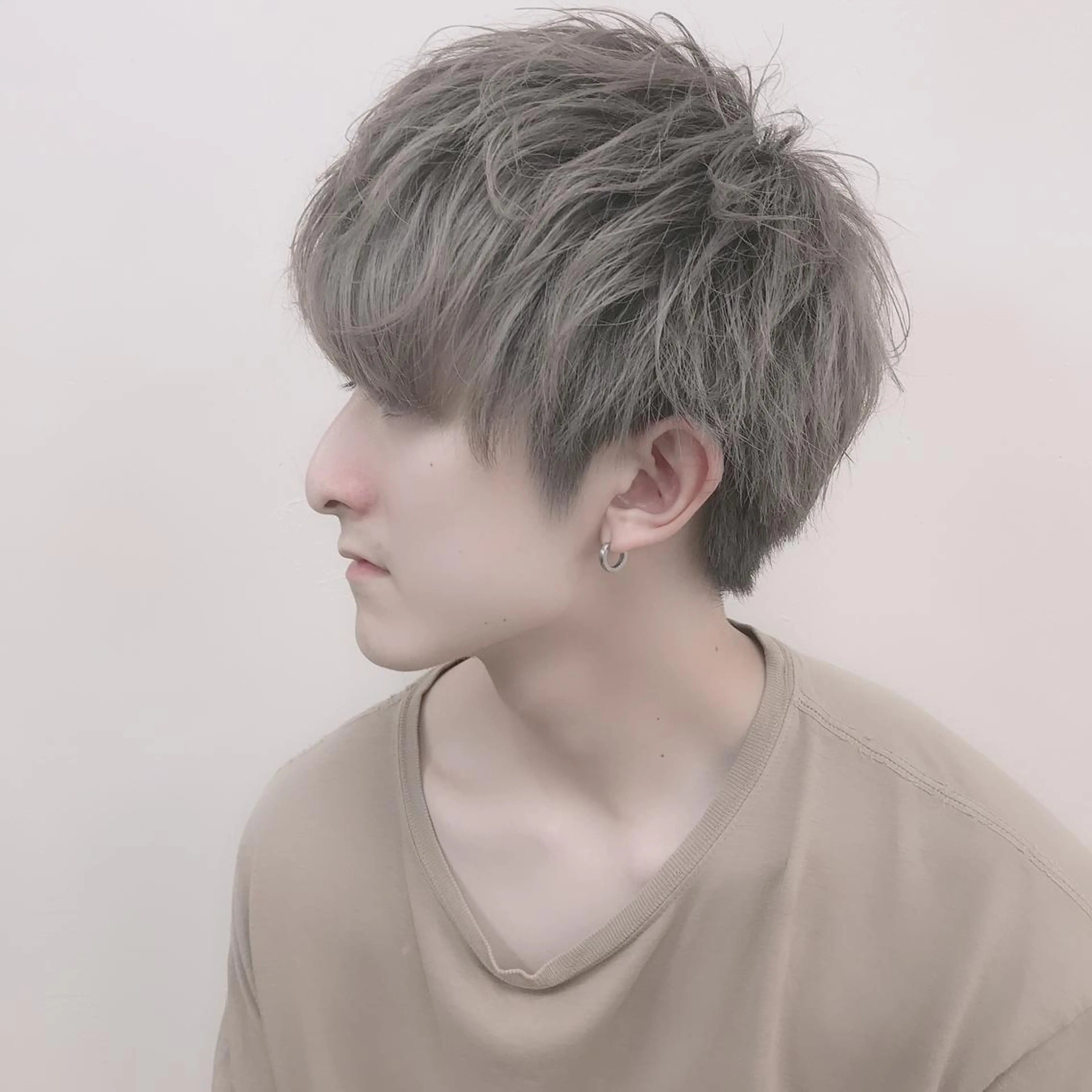 メンズ カット ヘアカラー トリートメント ヘッドスパ ヘアセット ハイトーン×レイヤー カットTAKUMIのヘアスタイル