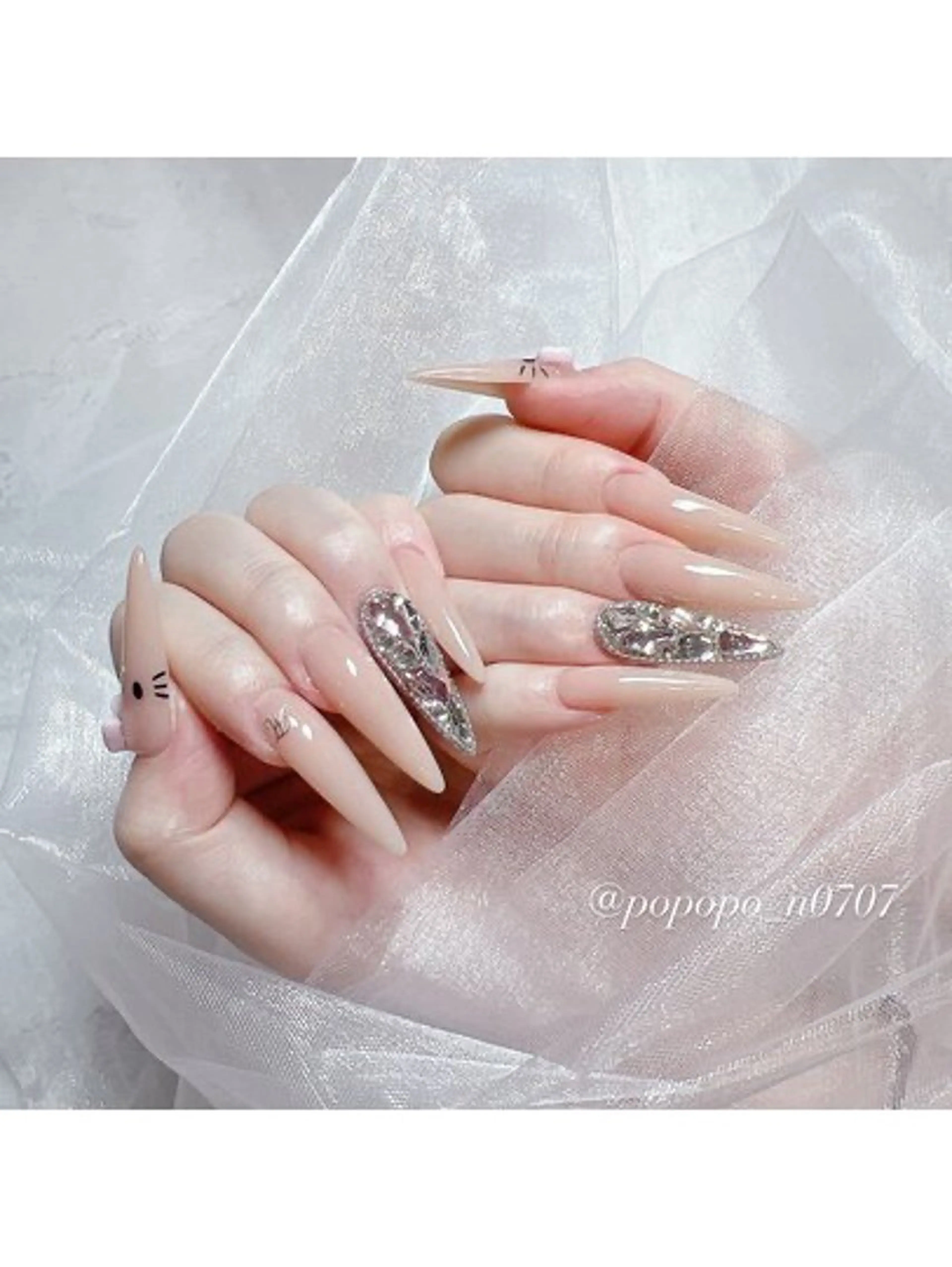 【オフあり】アクリルスカルプやり放題＋ストーン＆パーツ付け放題の写真