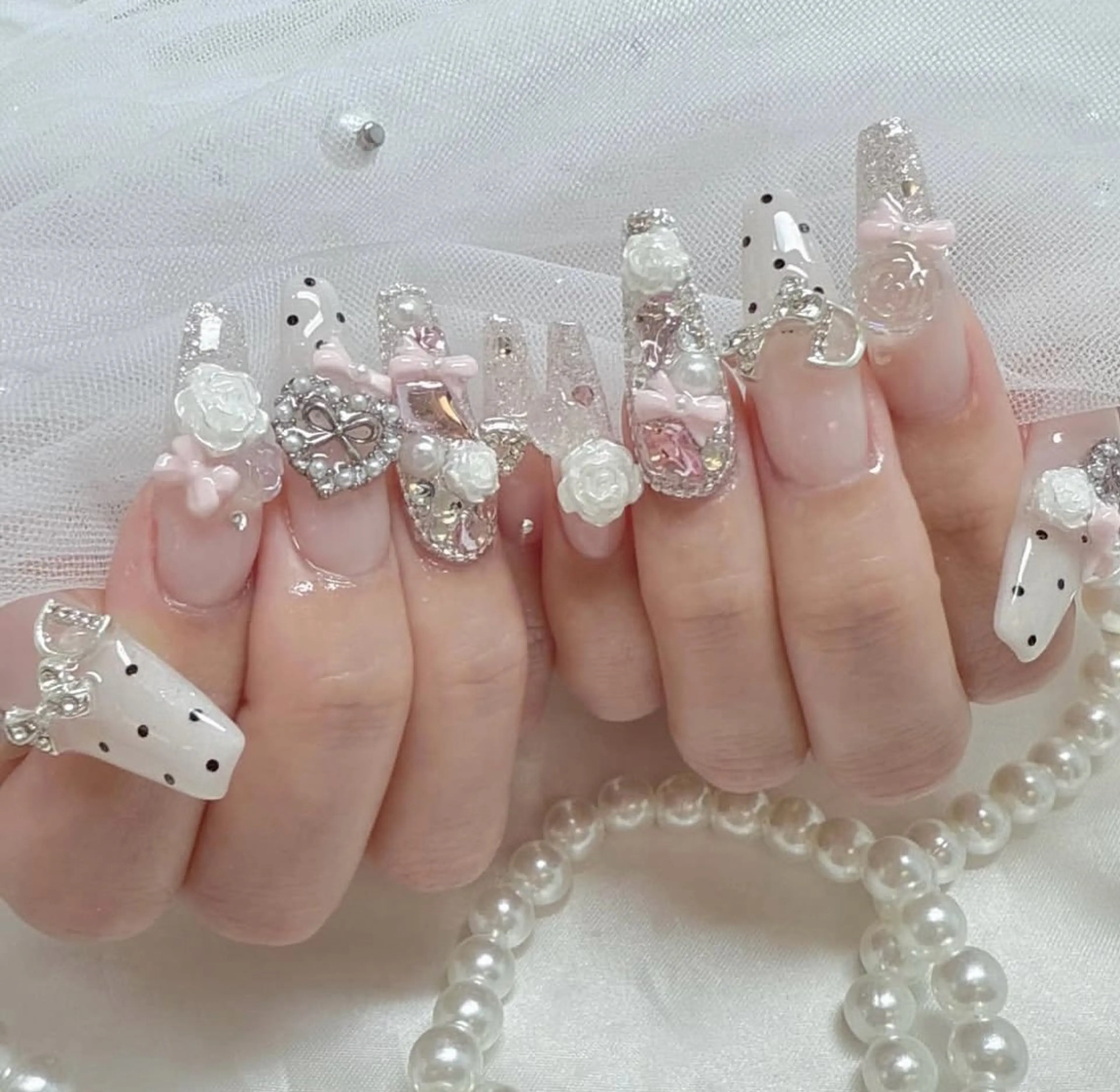 ネイル 持ち込み ハンドネイル JISOO ANA.CHUOのネイルデザイン