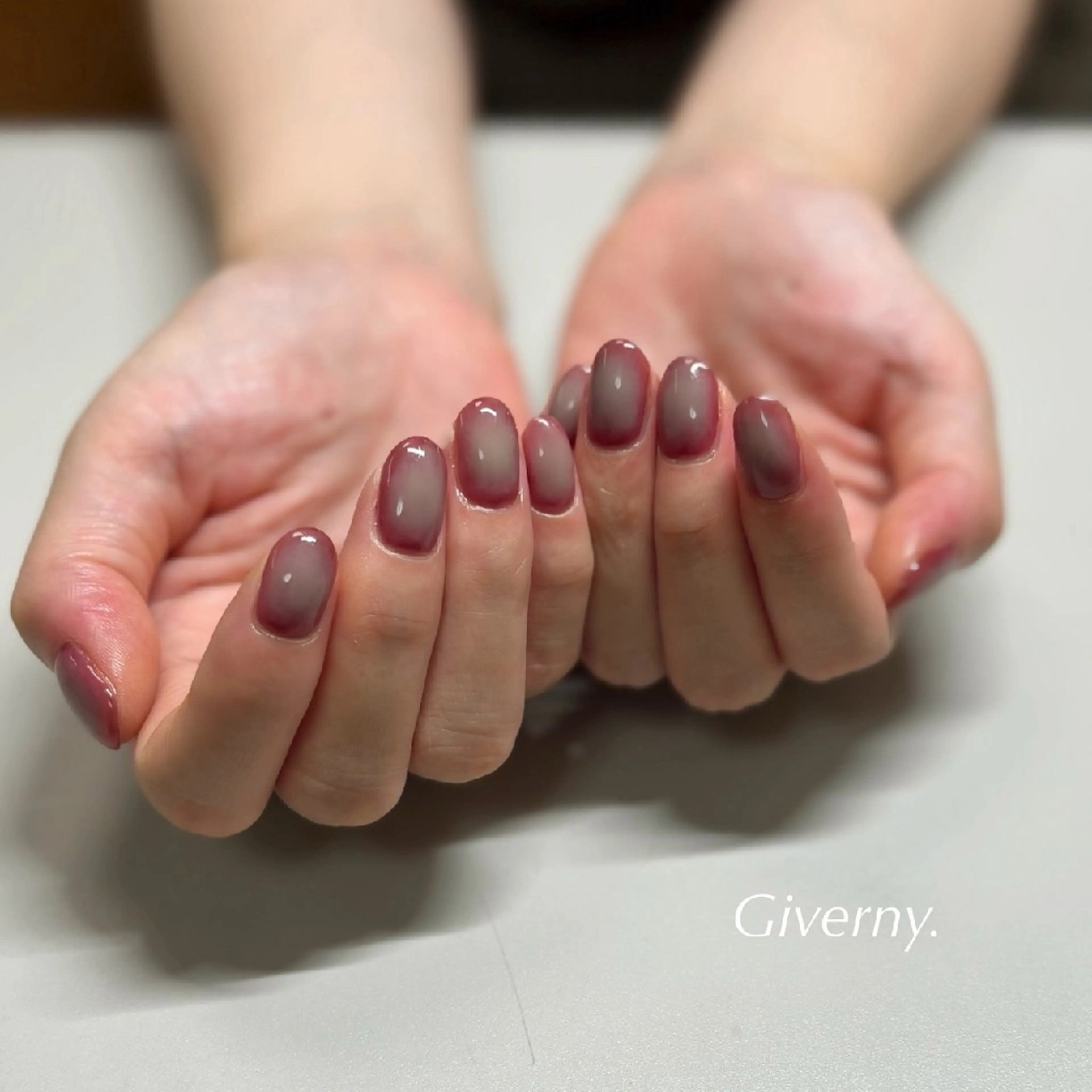 ネイル グラデーション ハンドネイル Giverny .のネイルデザイン