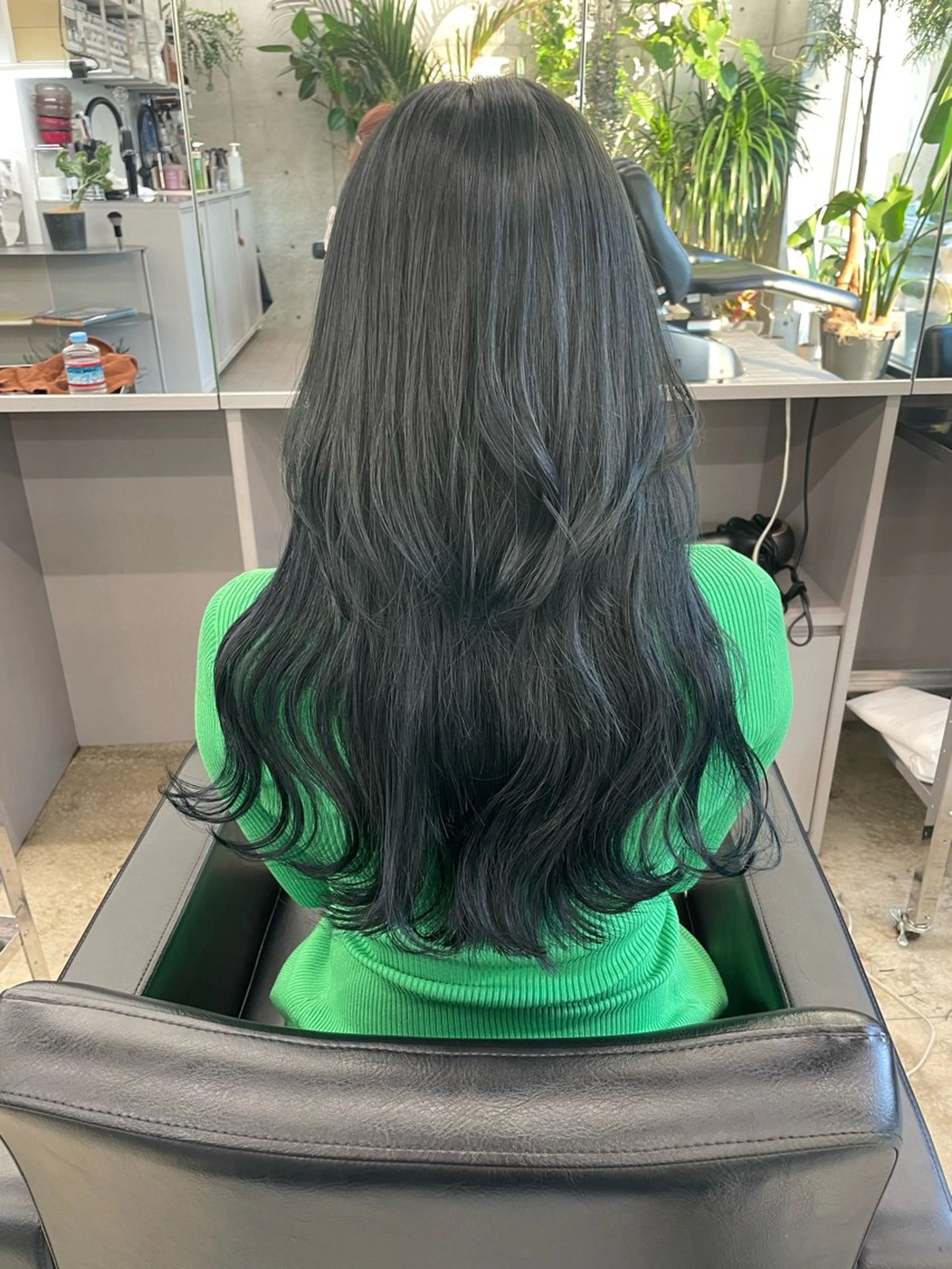 ロング カラー ロングレイヤー アッシュ ベージュカラー ブリーチ 透明感カラー カット ヘアカラー トリートメント 誰より丁寧なカット/ 小林輝/レイヤーのヘアスタイル