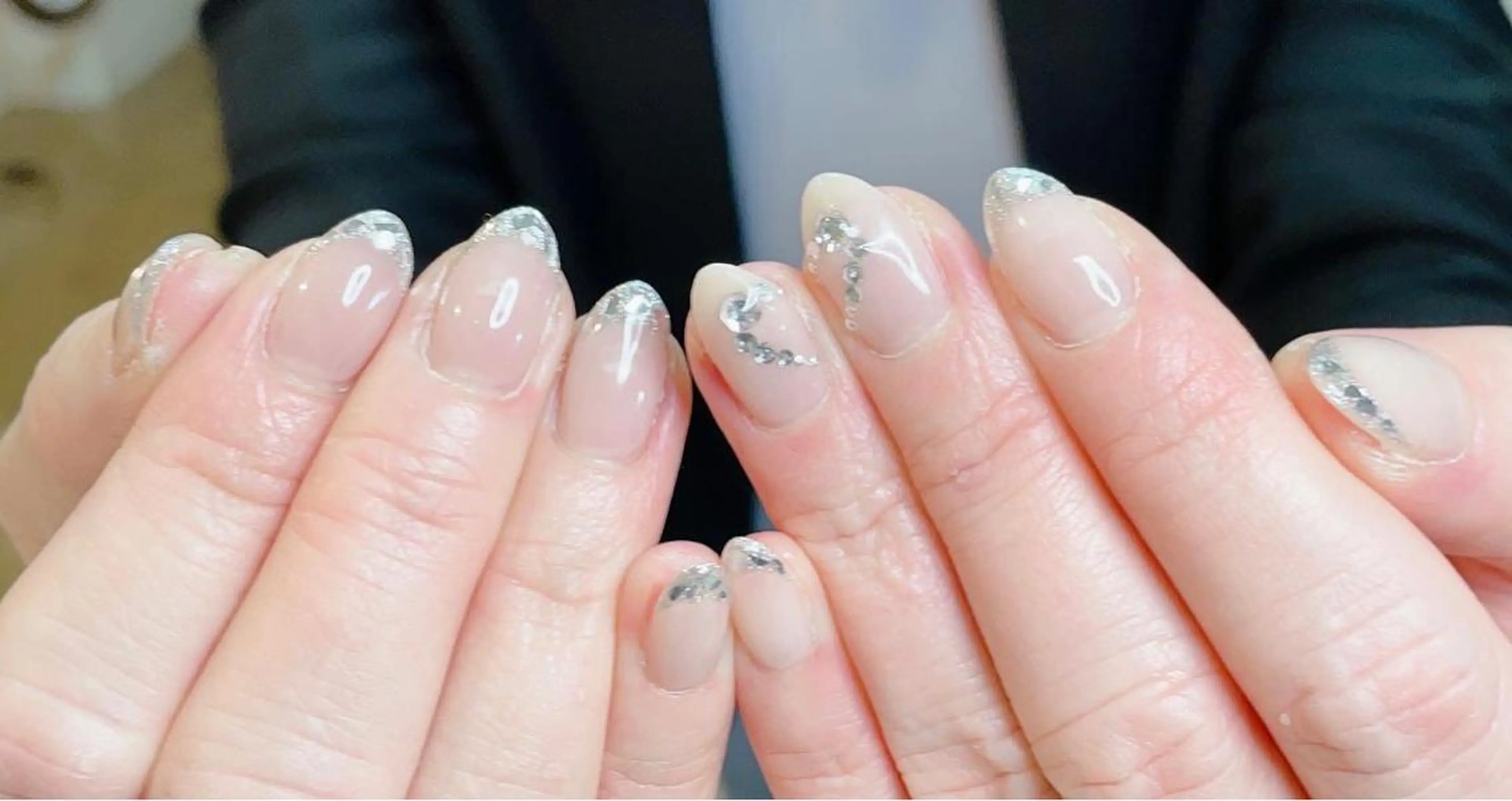 ネイル フレンチネイル ガラスフレンチ ハート manis .のネイルデザイン
