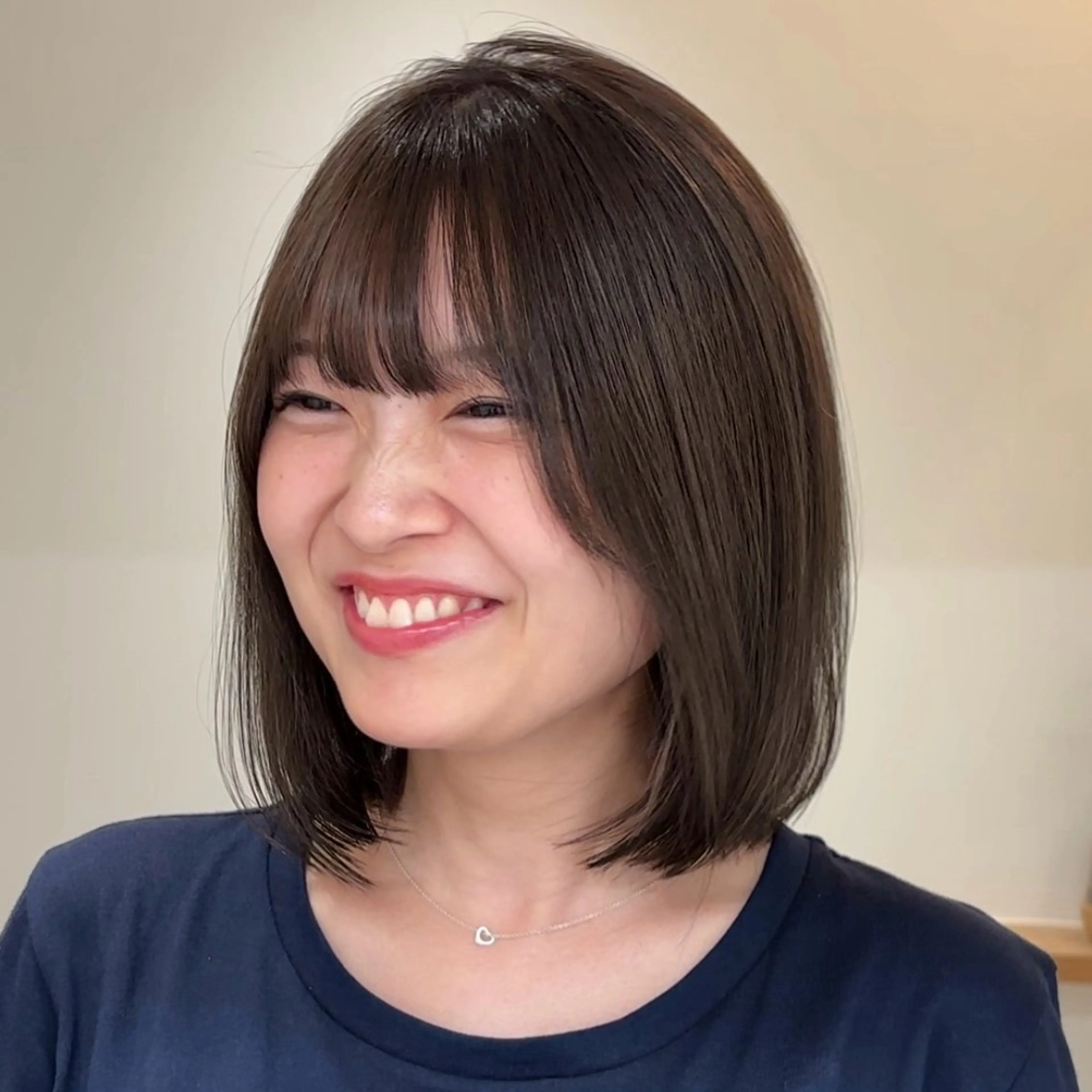 ミディアム カット ヘアカラー トリートメント 盛れる透明感カラー・ momokaのヘアスタイル