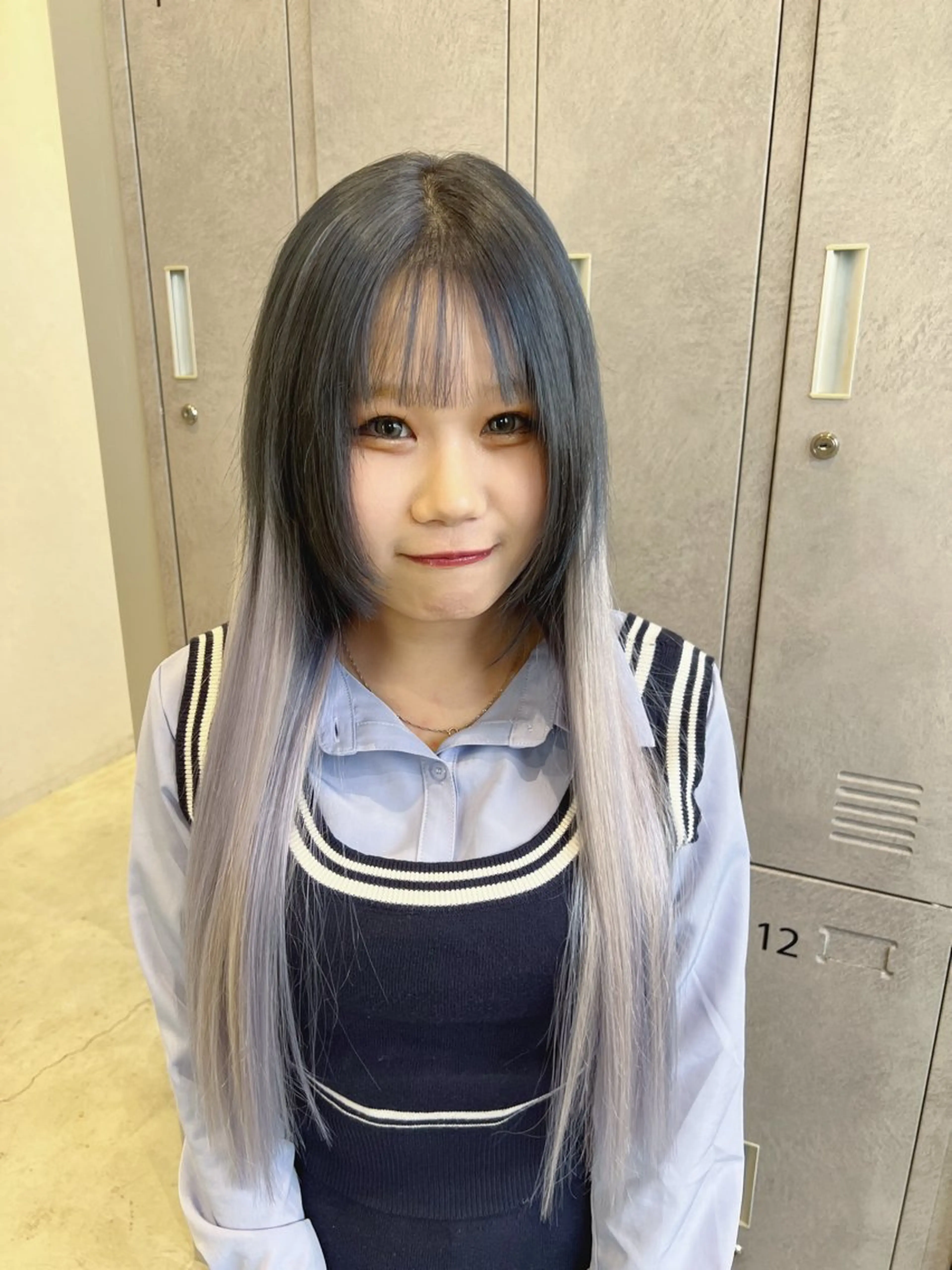 カラー エクステ 小池 夏美のヘアスタイル