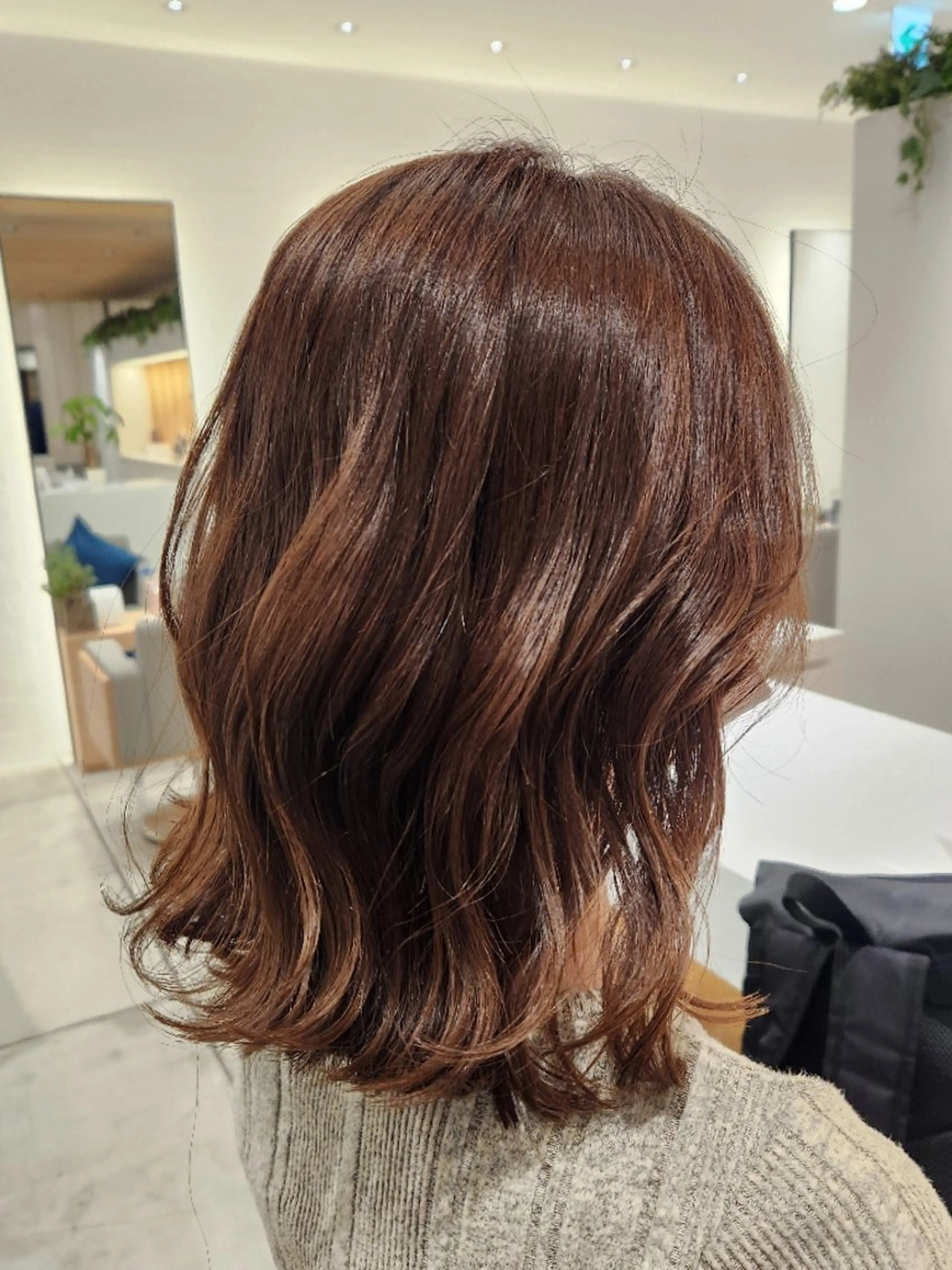 ミディアム 💜艶髪カラー💜 🎶富川美希🎶のヘアスタイル