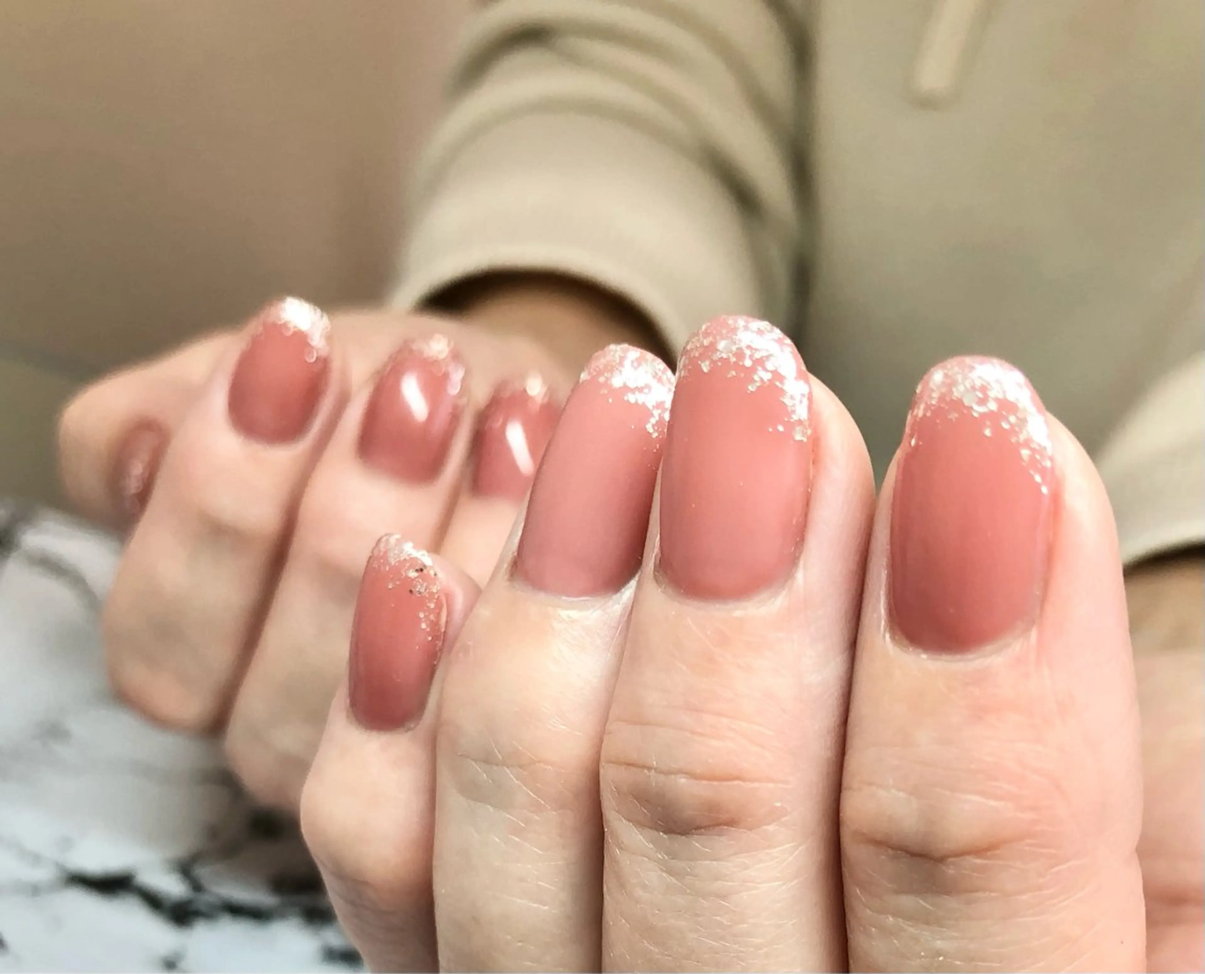 ネイル ラメ(グリッター) シルバー 春ネイル Komuro Erikaのネイルデザイン