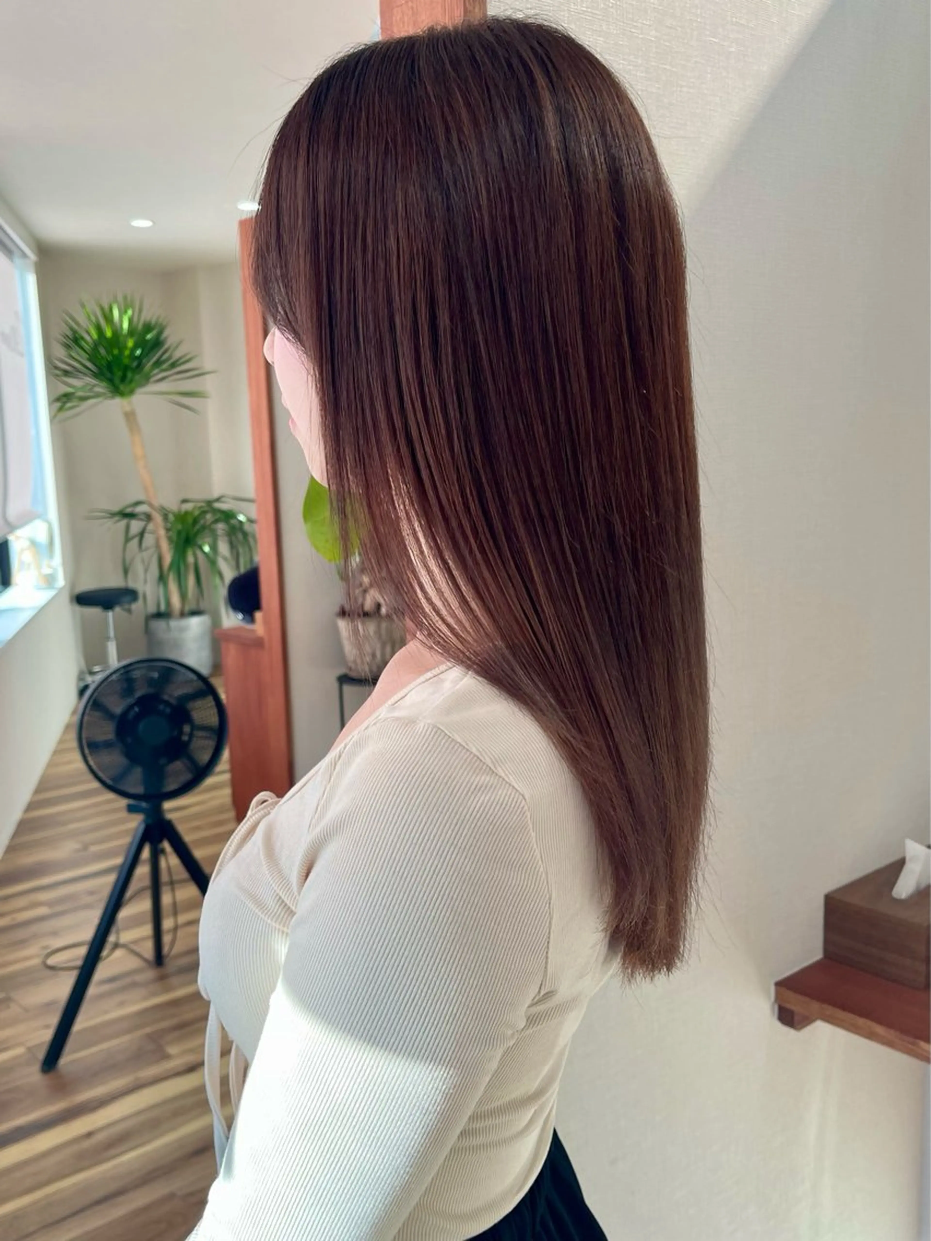 ロング カラー ベージュカラー ブリーチ ラベンダーカラー ラベンダーベージュ ブリーチなしカラー カット ヘアカラー トリートメント 田室 和幸のヘアスタイル