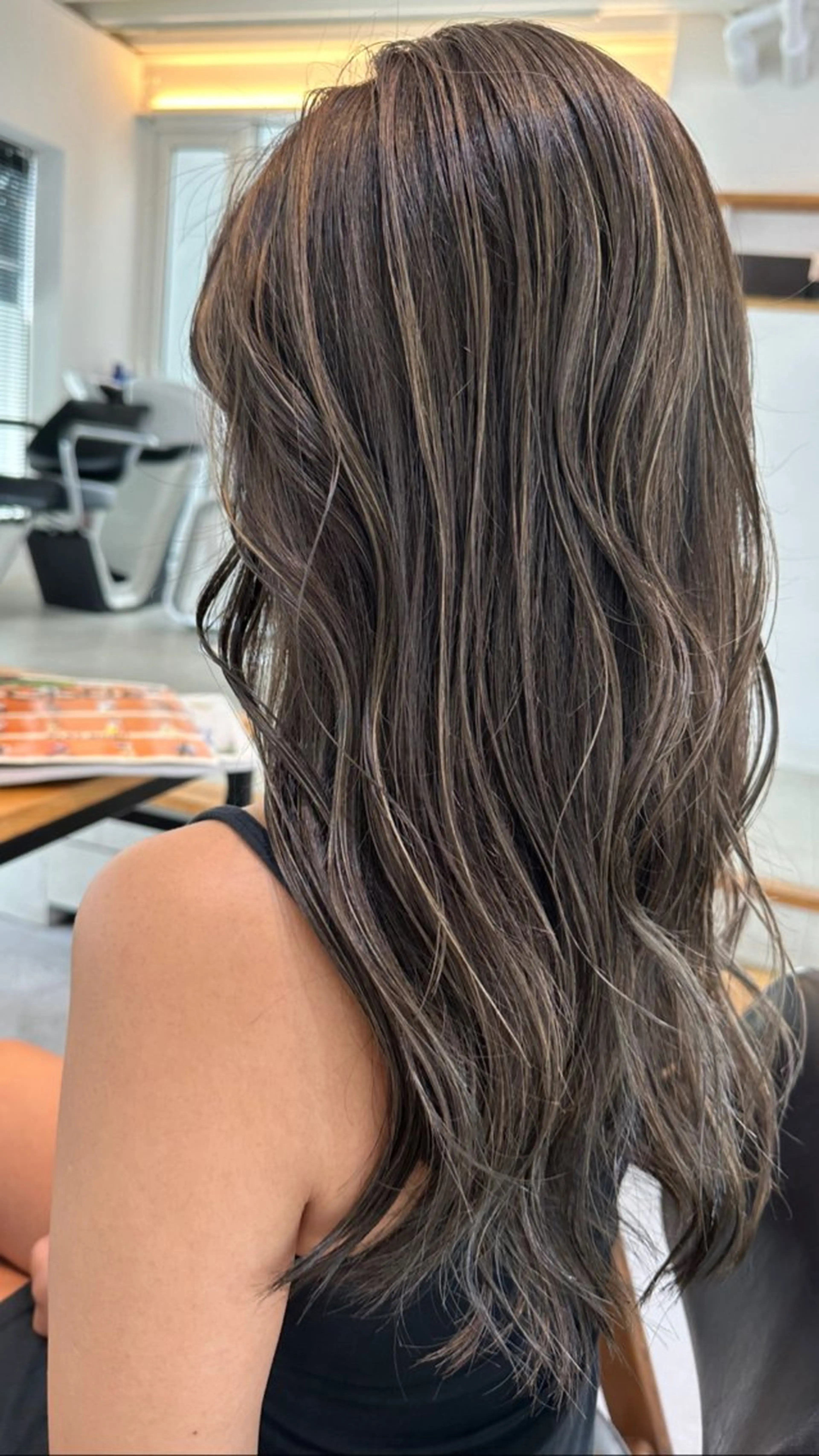 セミロング カラー パーマ ヘアアレンジ 透明感カラー ハイライトカラー ハイライト マンツーマンサロン 髪質改善⭐︎代官山のヘアスタイル