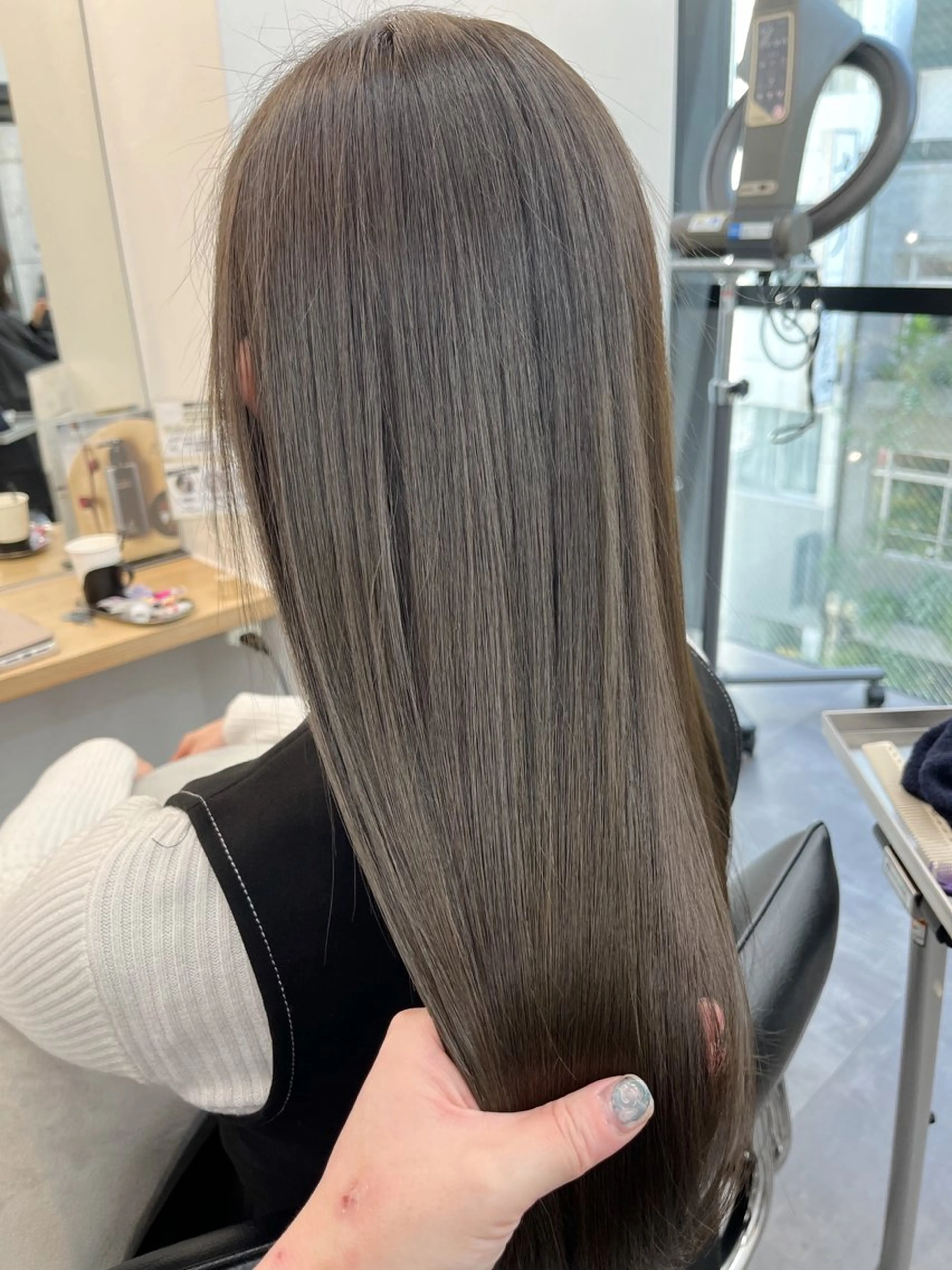 ロング カラー 髪質改善 トリートメント mai🐷髪質改善 🖤透ける暗髪🖤のヘアスタイル