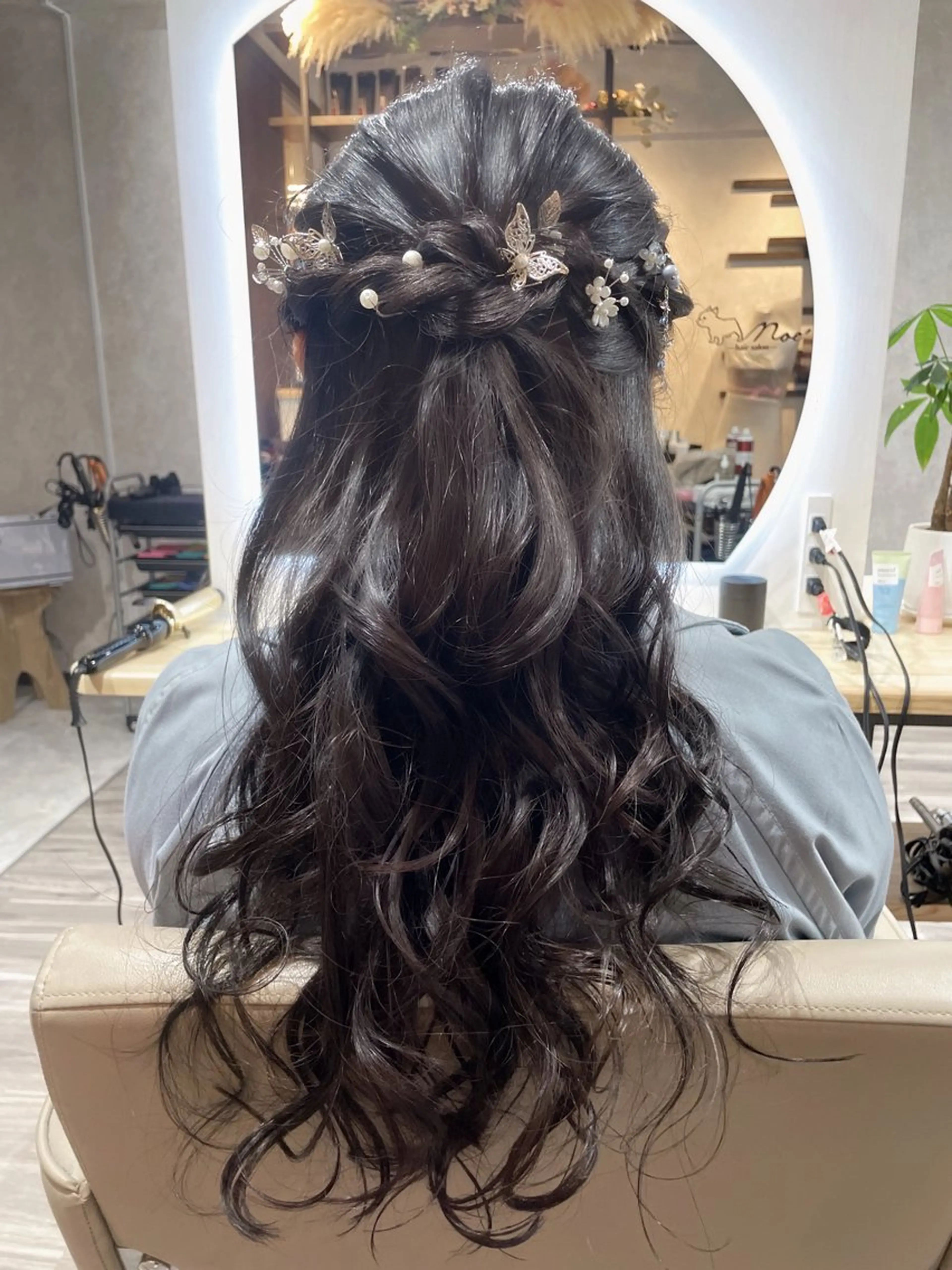 ヘアアレンジ ハーフアップ 結婚式・ブライダル ボブ 髪飾り ヘアセット Noe' Akariのヘアスタイル