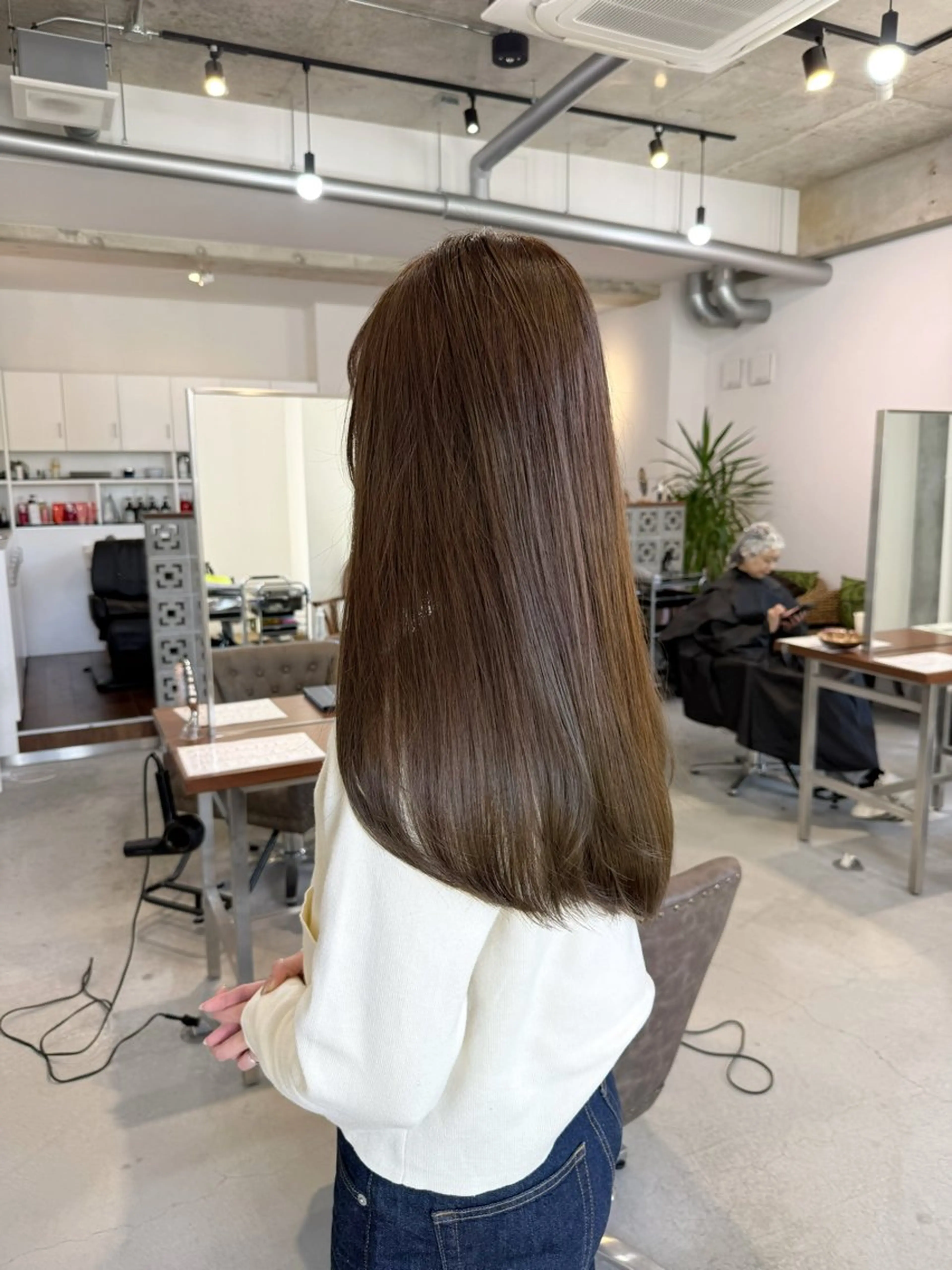 ロング カット ヘアカラー トリートメント カイリ /レイヤーカットのヘアスタイル