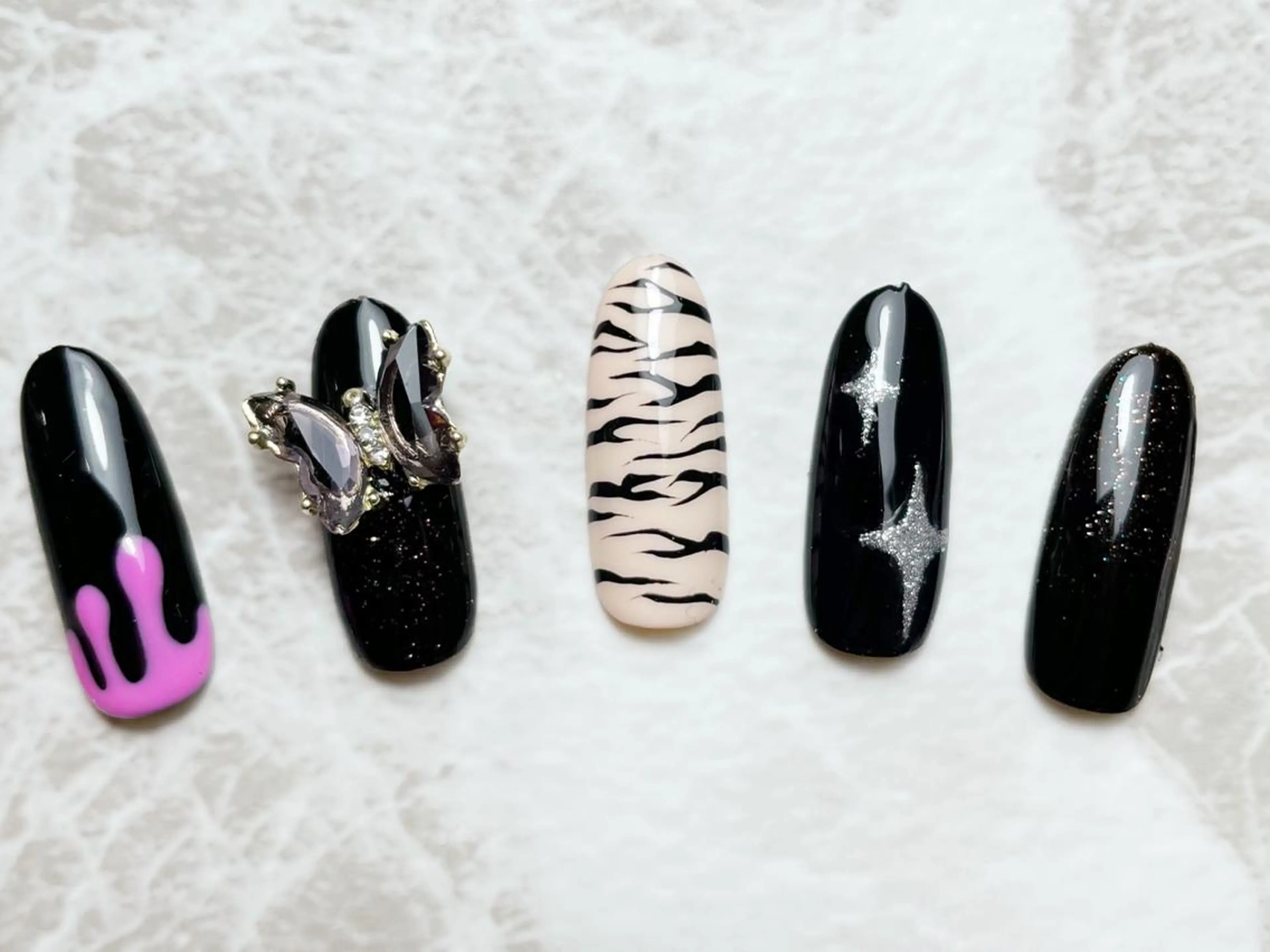 ネイル ハンドネイル マジック ミラーのネイルデザイン