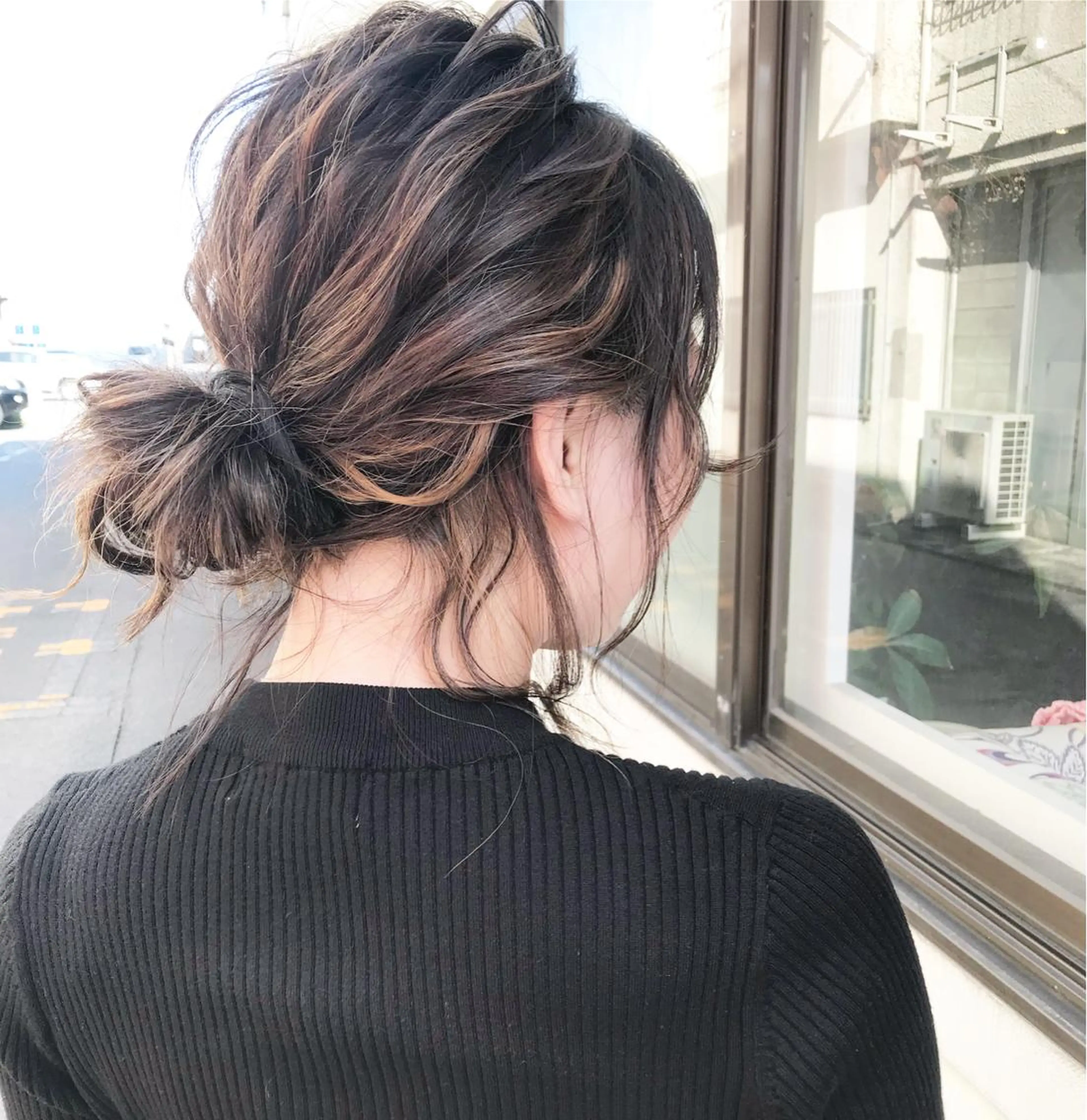 ミディアム カラー ヘアアレンジ バレイヤージュ ブリーチ グラデーションカラー ハイライトカラー ハイトーンカラー Mariana/ 鶴原-ハイライトのヘアスタイル